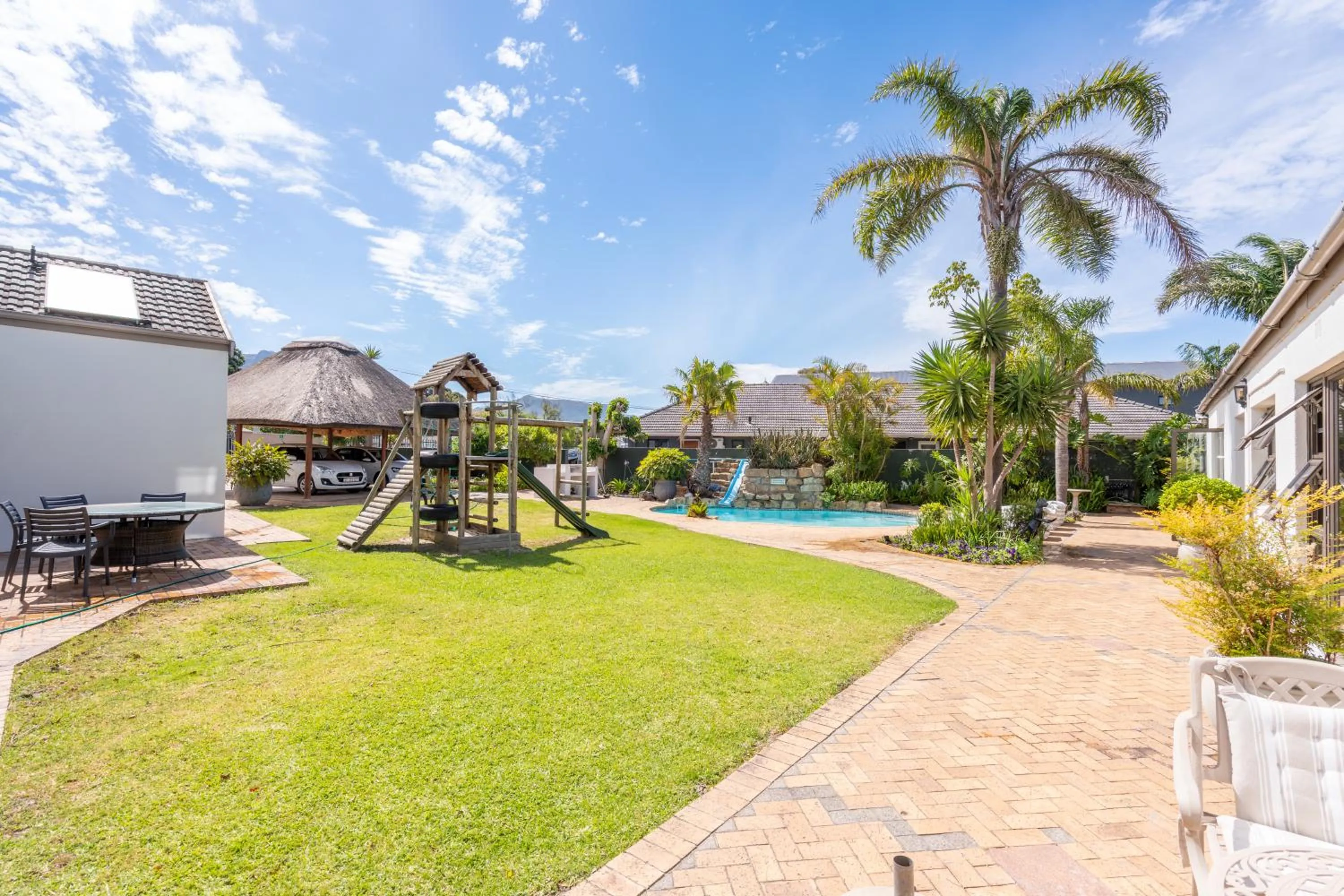 Garden in 2 On Lismore Guesthouse