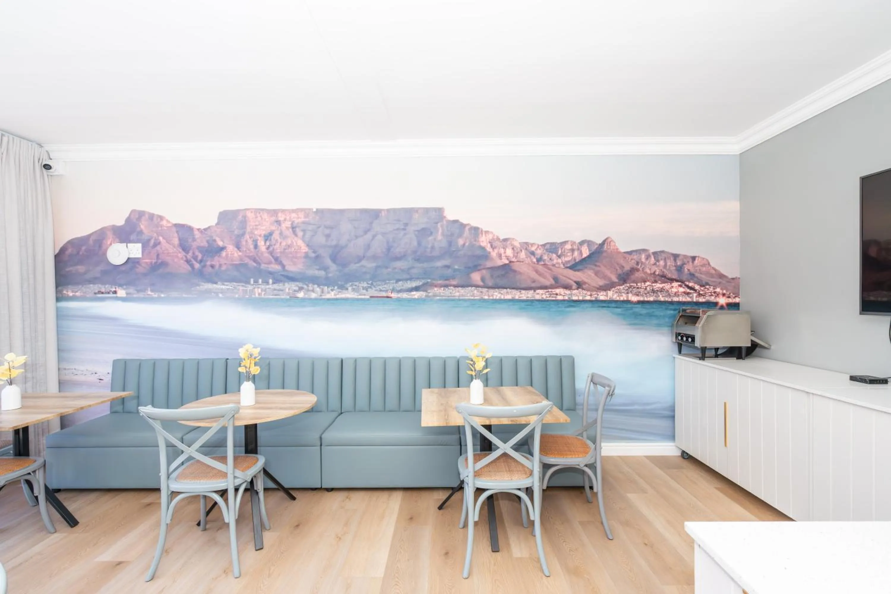 Dining area in 2 On Lismore Guesthouse