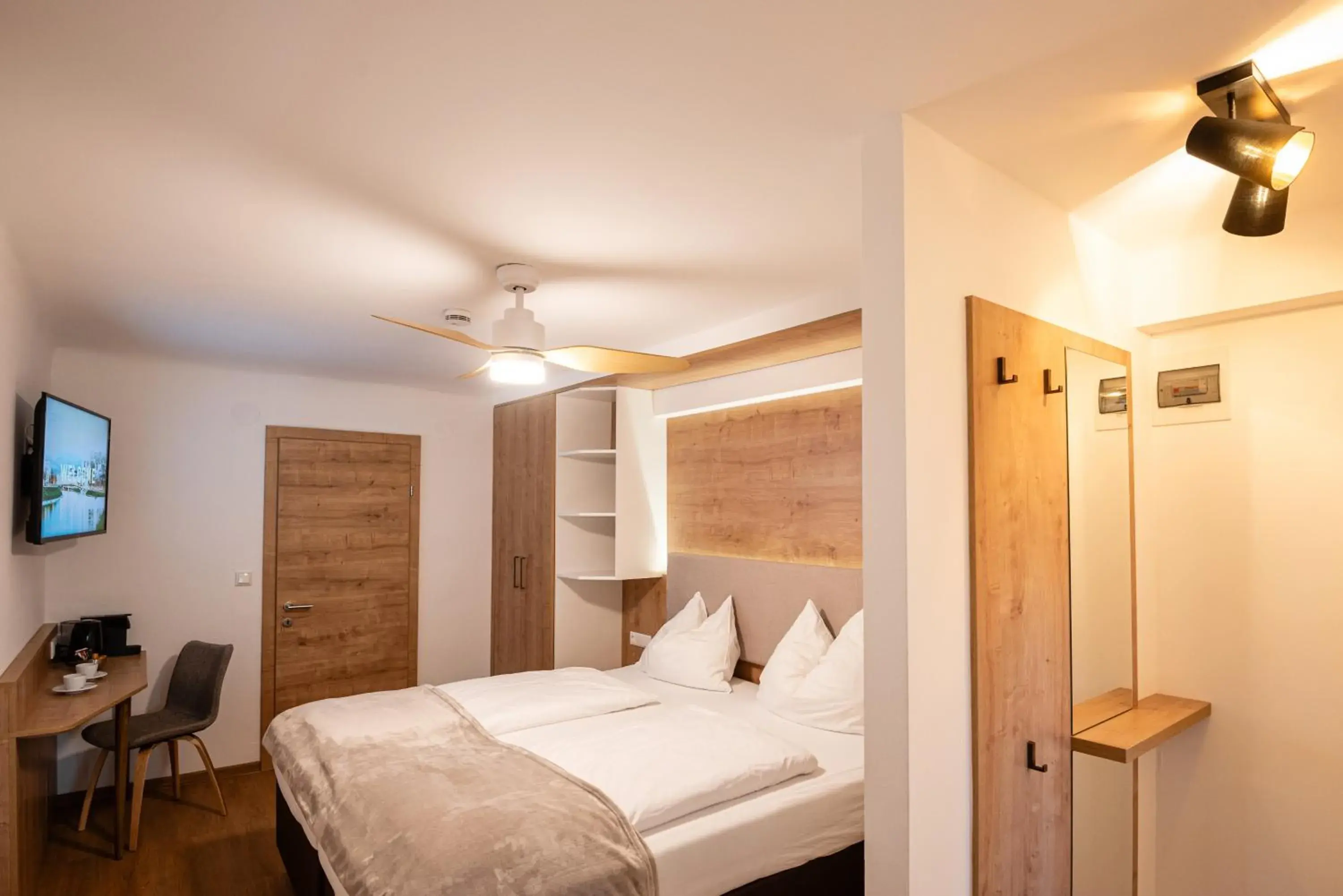 Comfort Double Room with Terrace in Hotel Modus Comfort Double Room with Terrace in Hotel Modus