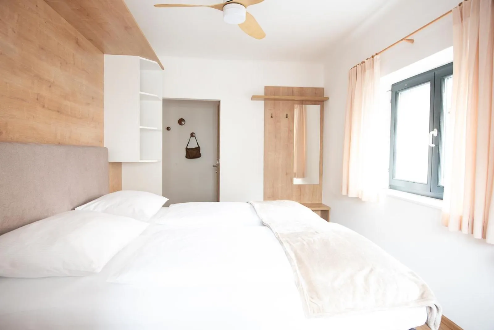 Photo of the whole room, Bed in Hotel Modus