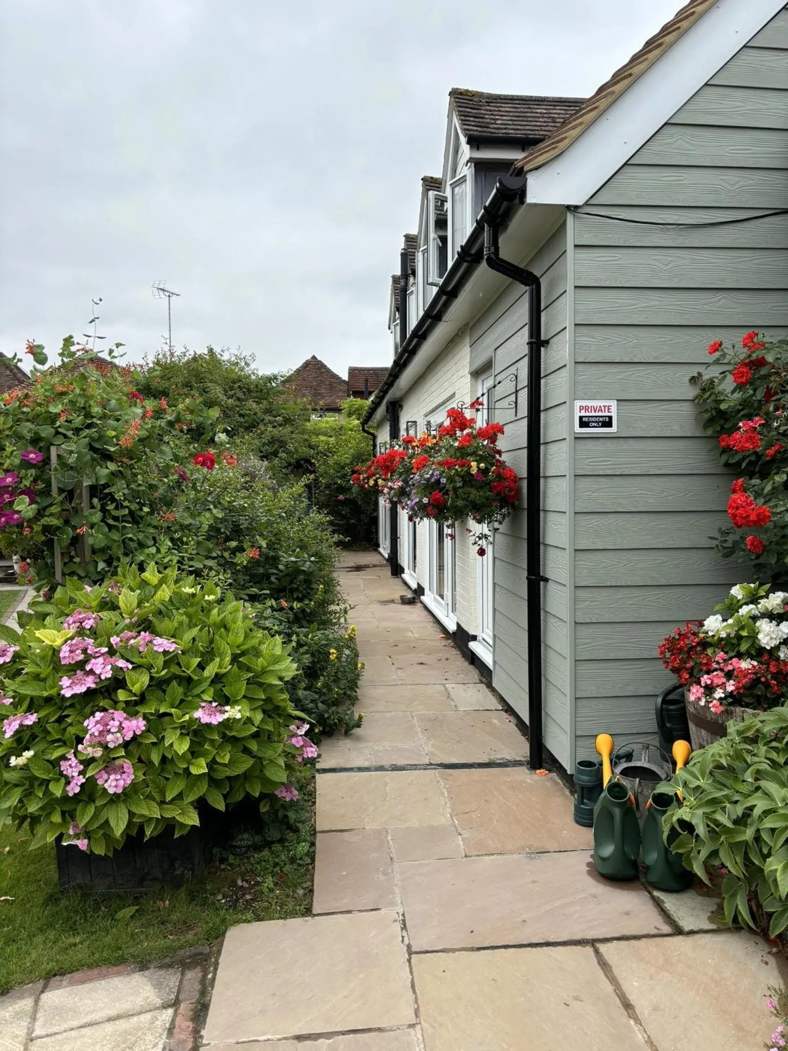 Property building in The Three Cups Inn