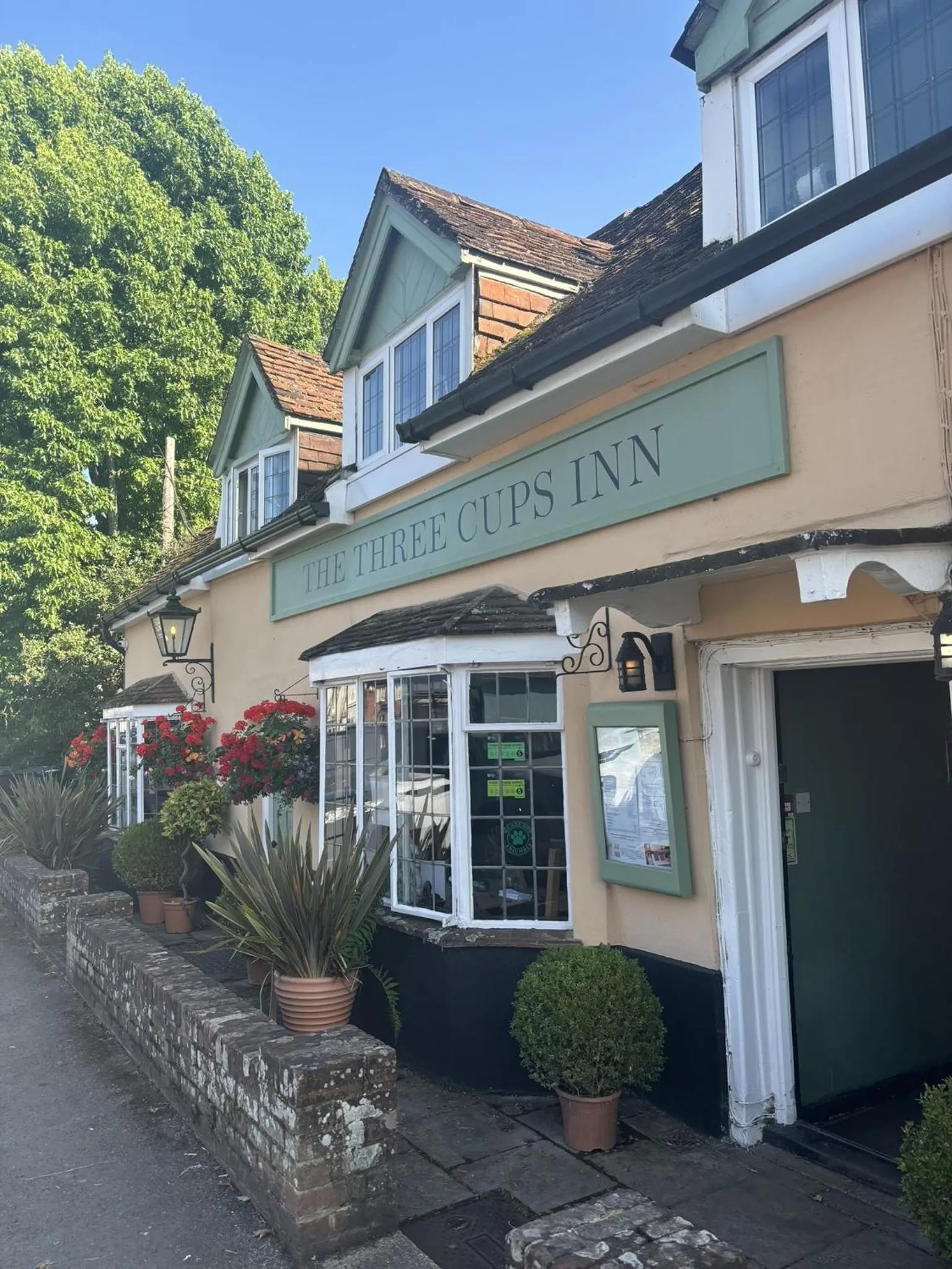 Property building in The Three Cups Inn