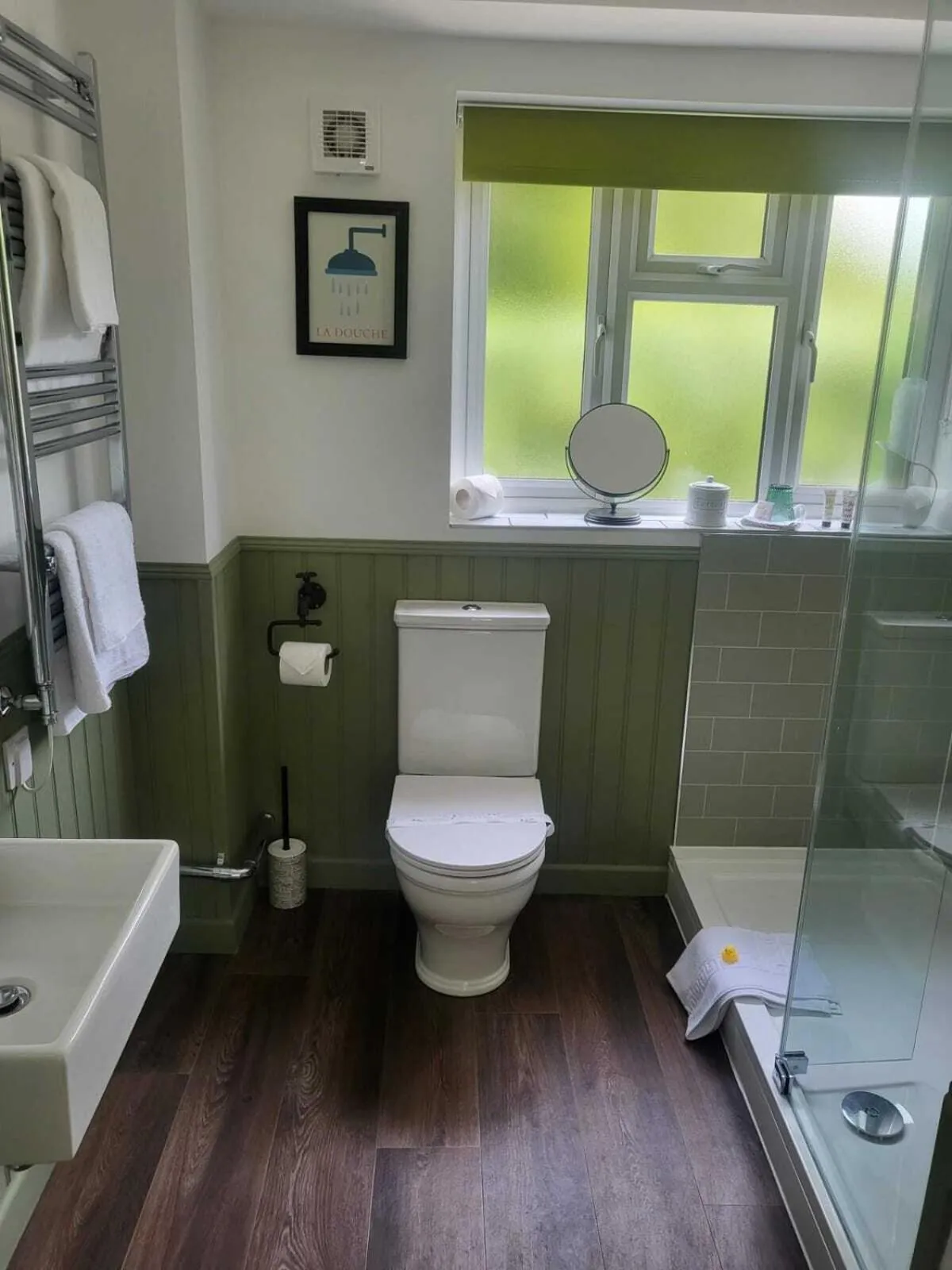 Bathroom in The Three Cups Inn