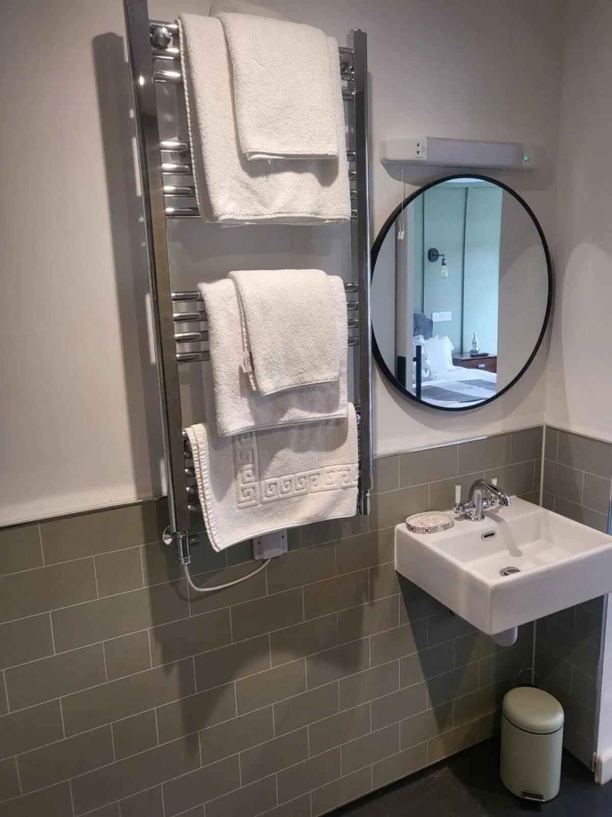 Bathroom in The Three Cups Inn