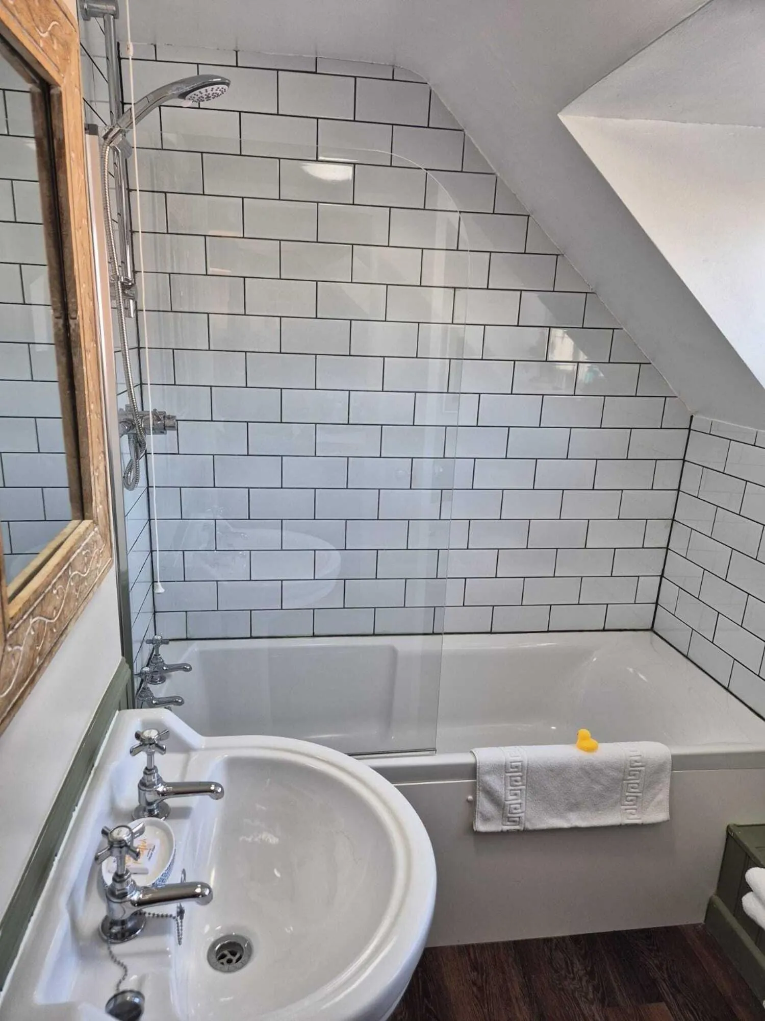 Bathroom in The Three Cups Inn