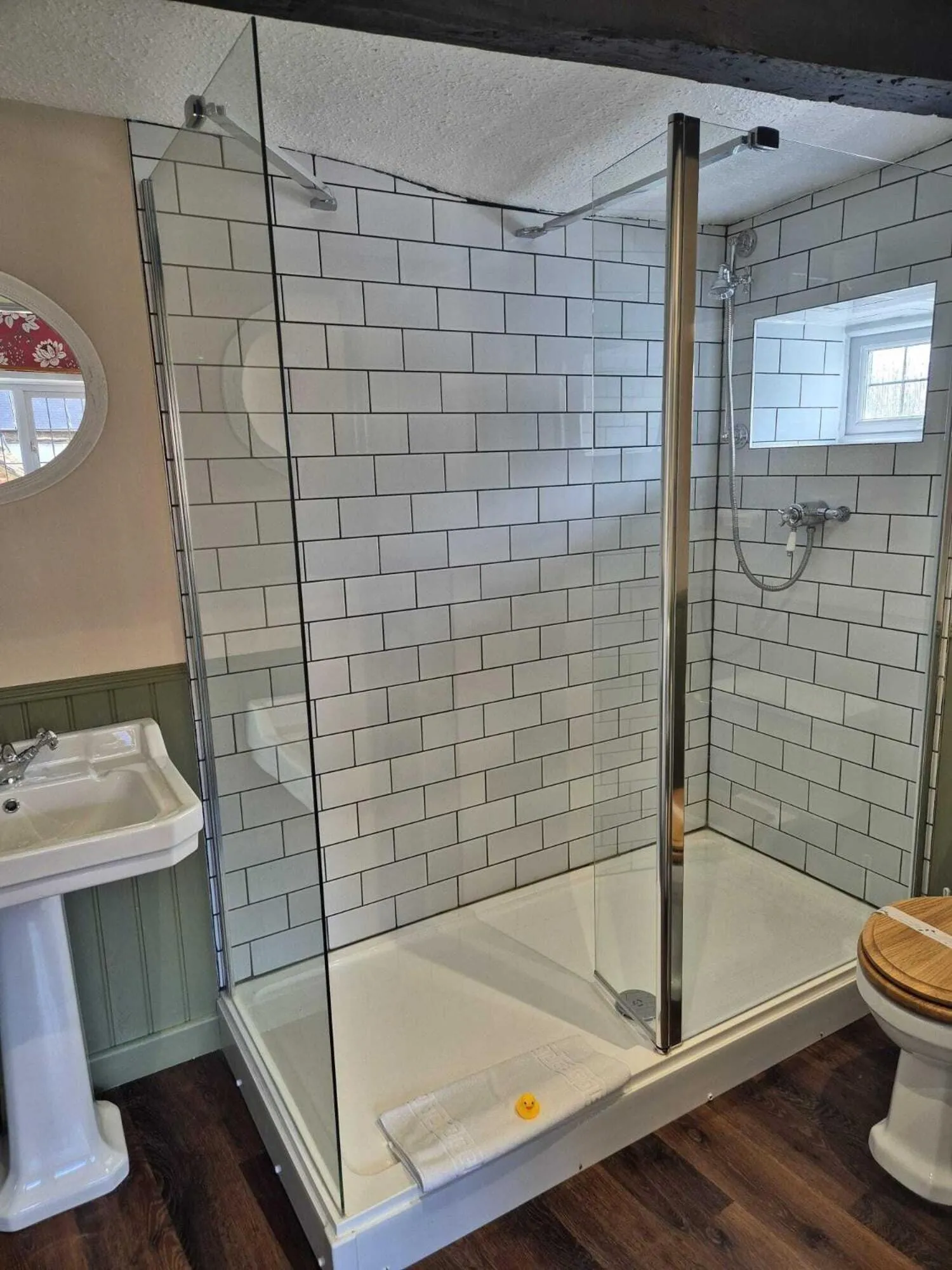 Bathroom in The Three Cups Inn