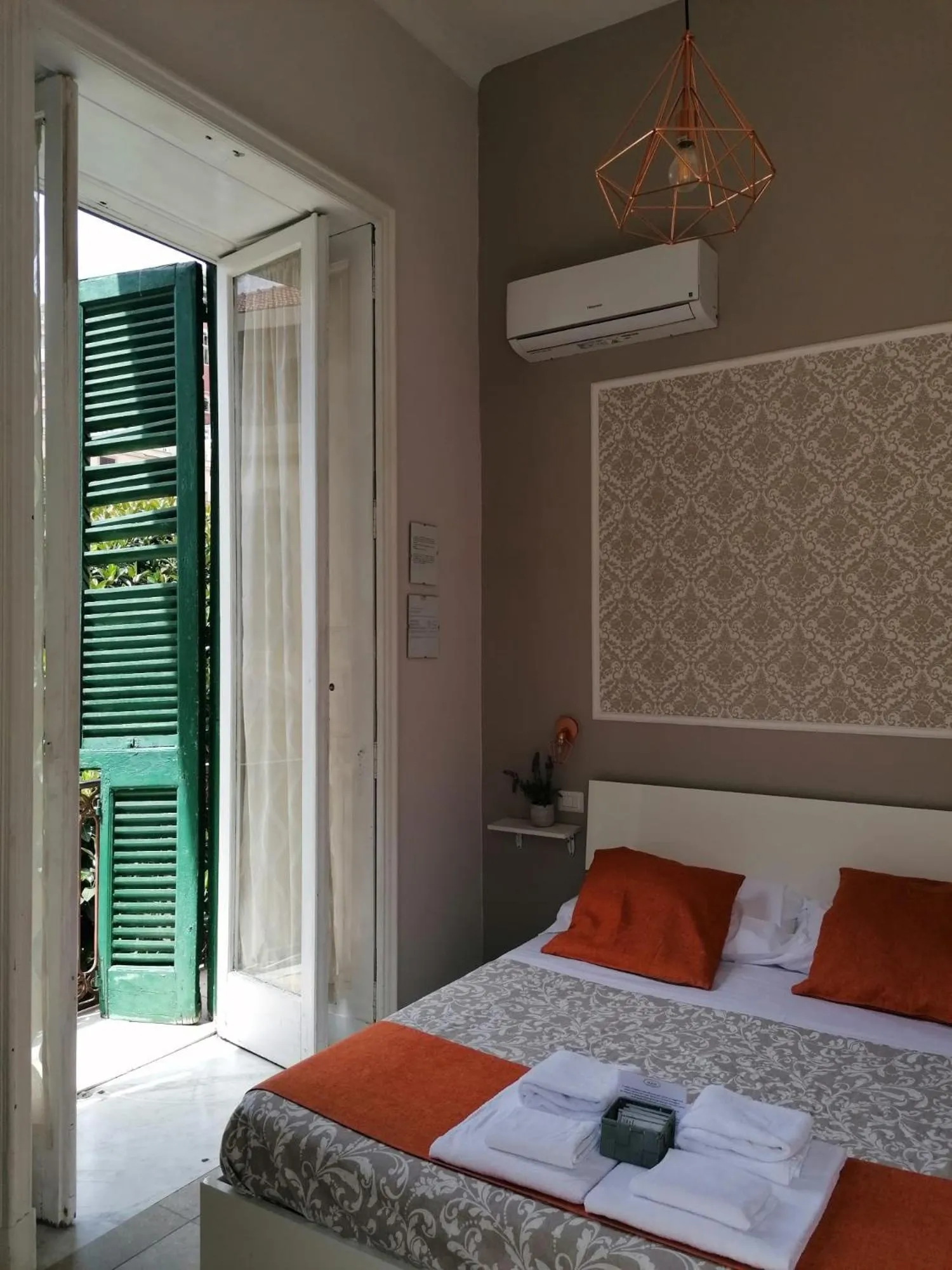 Bed in Amedeo Square