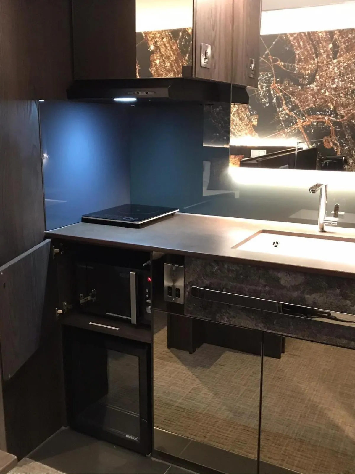 Kitchen or kitchenette in Heeton Concept Hotel – Luma Hammersmith