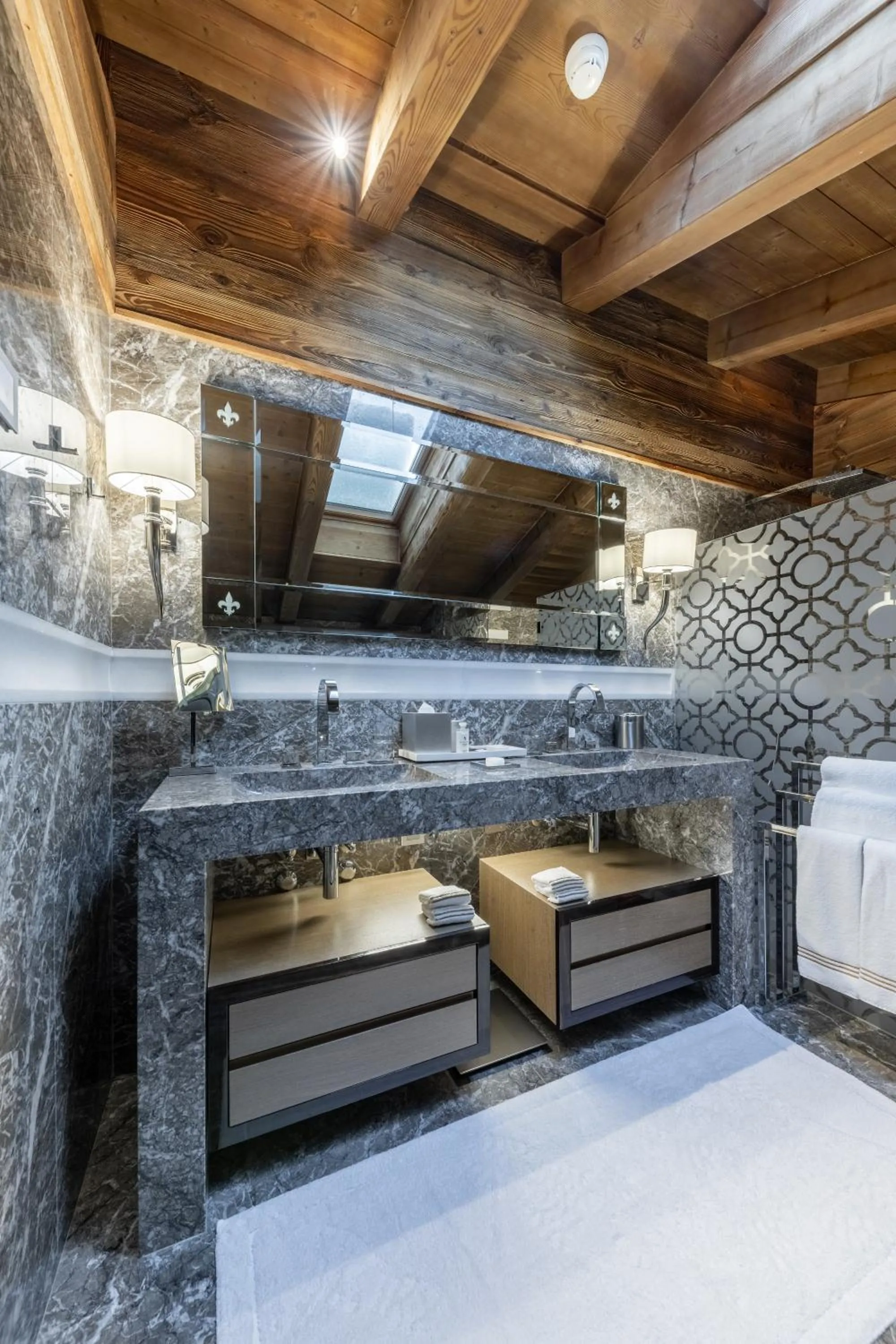 Bathroom, Bed in Ultima Hotel Gstaad