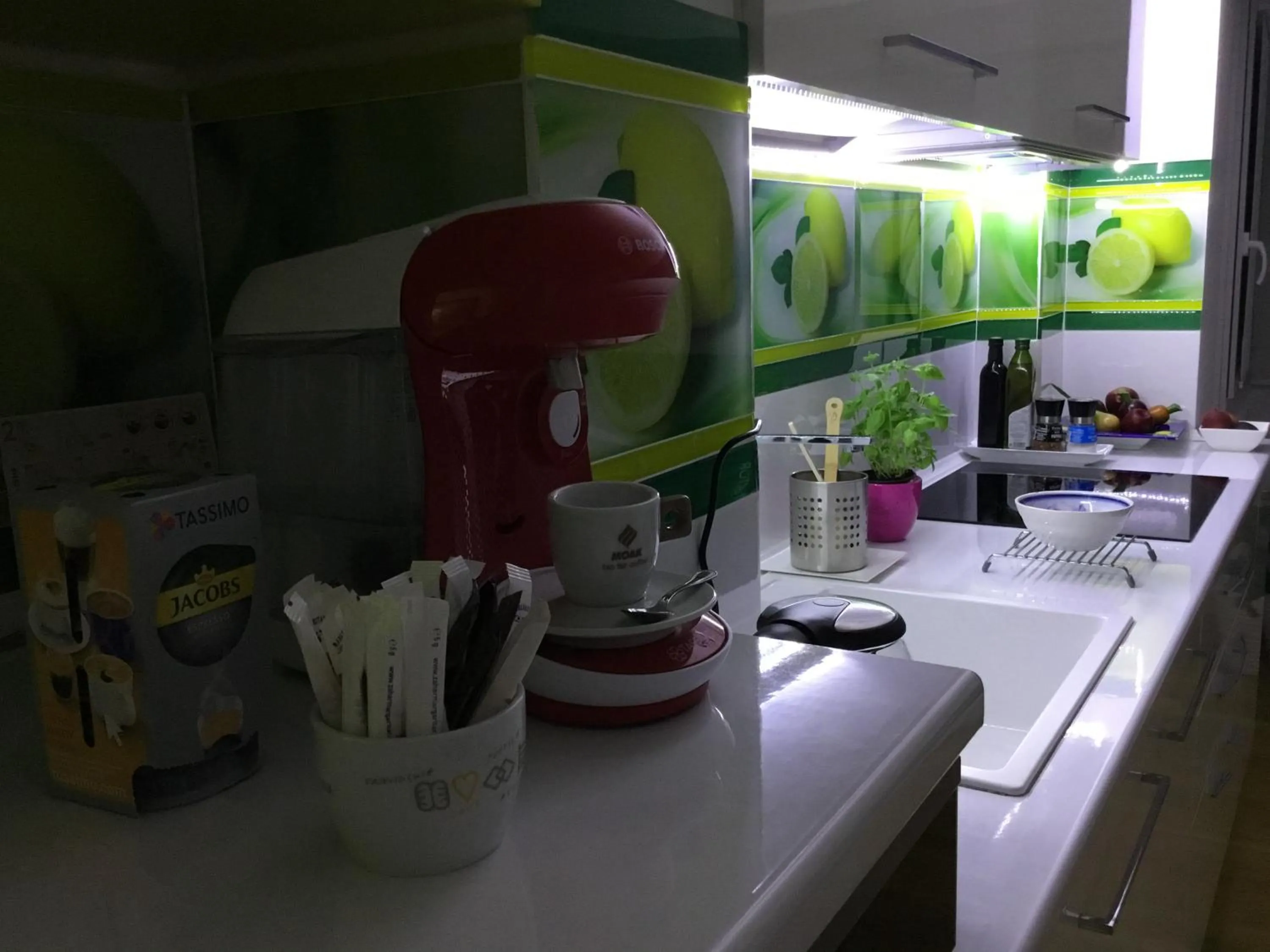 Coffee/tea facilities in White Dream Suites