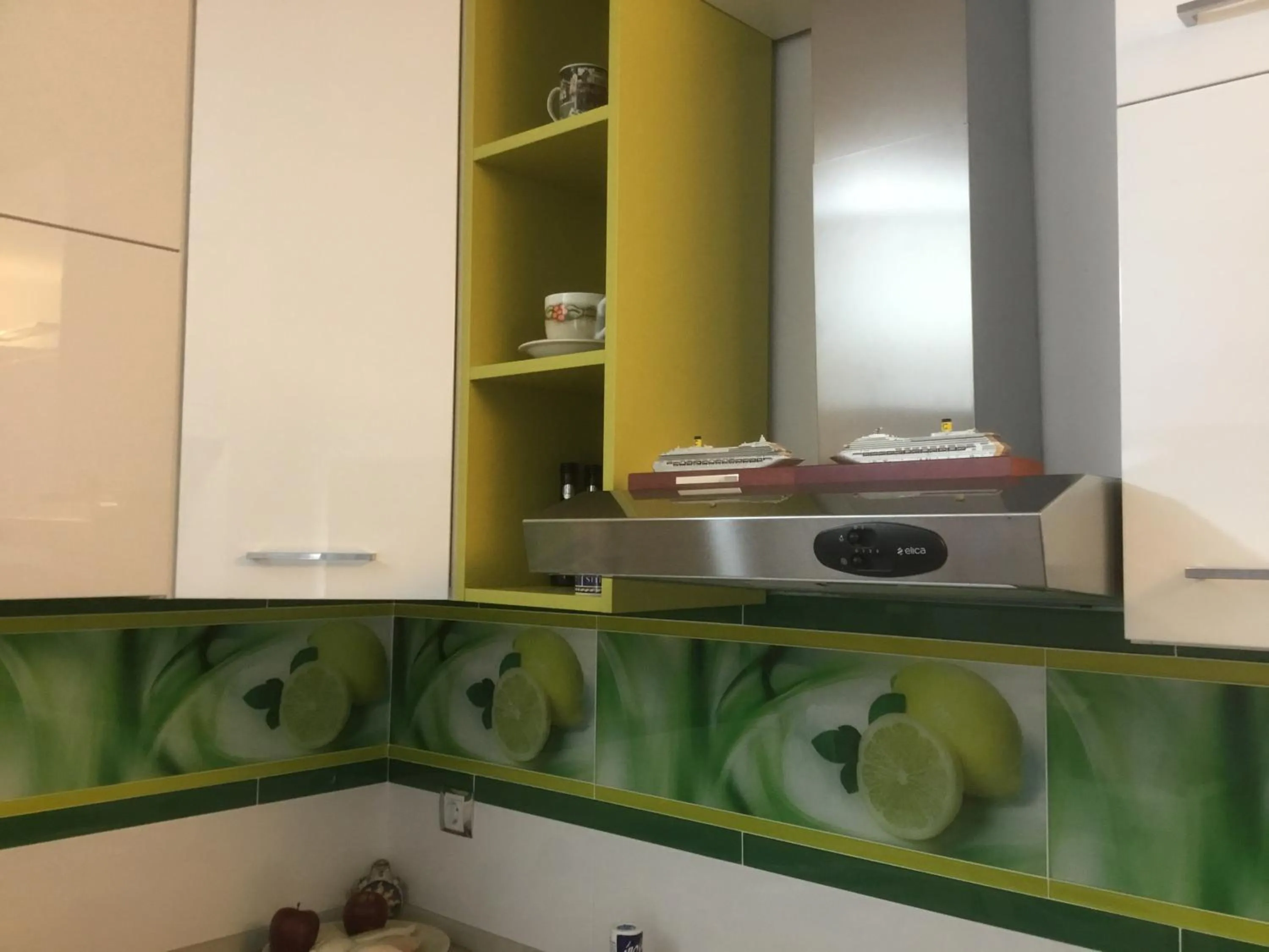 Kitchen or kitchenette in White Dream Suites