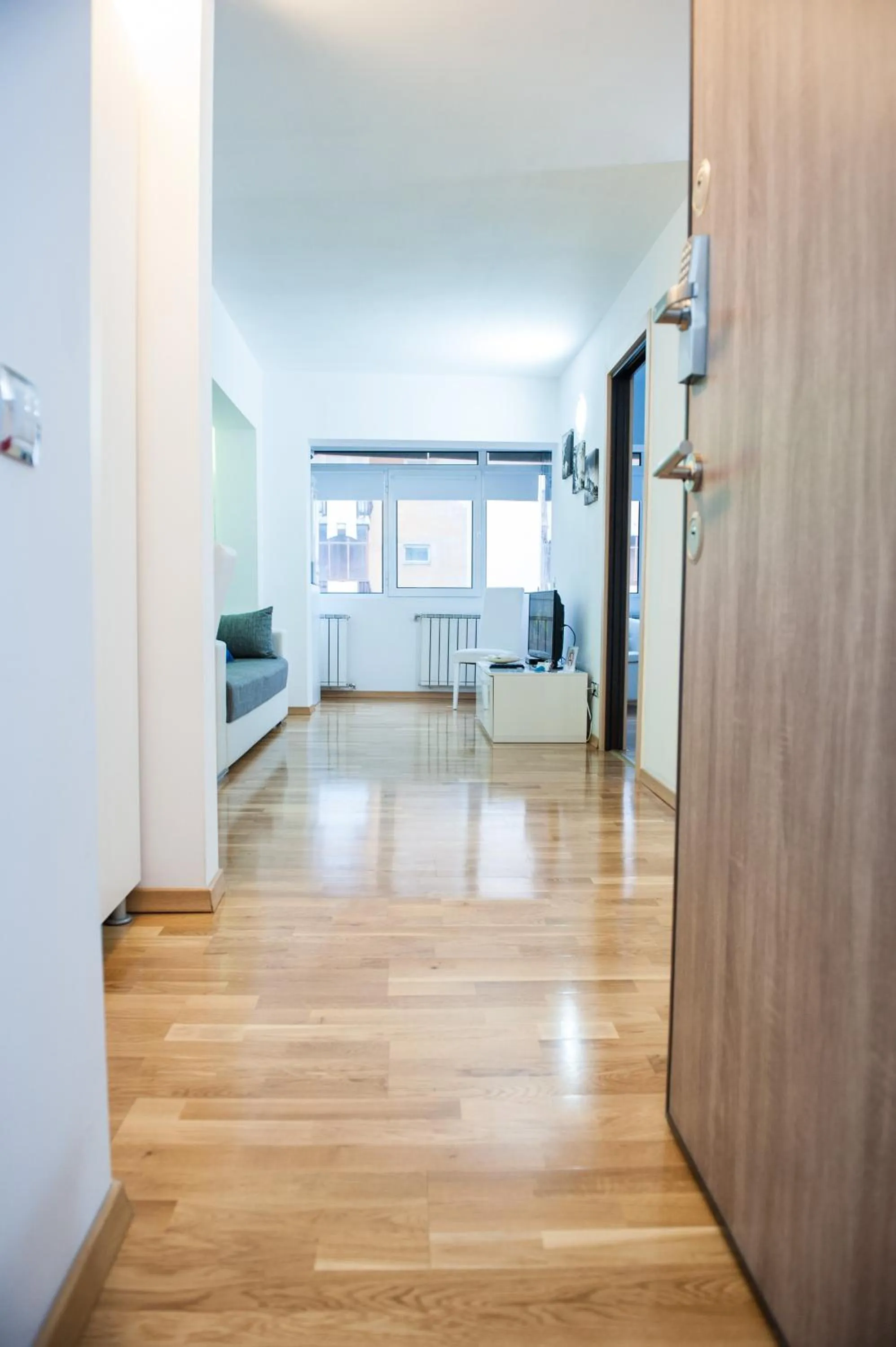 Photo of the whole room in White Dream Suites