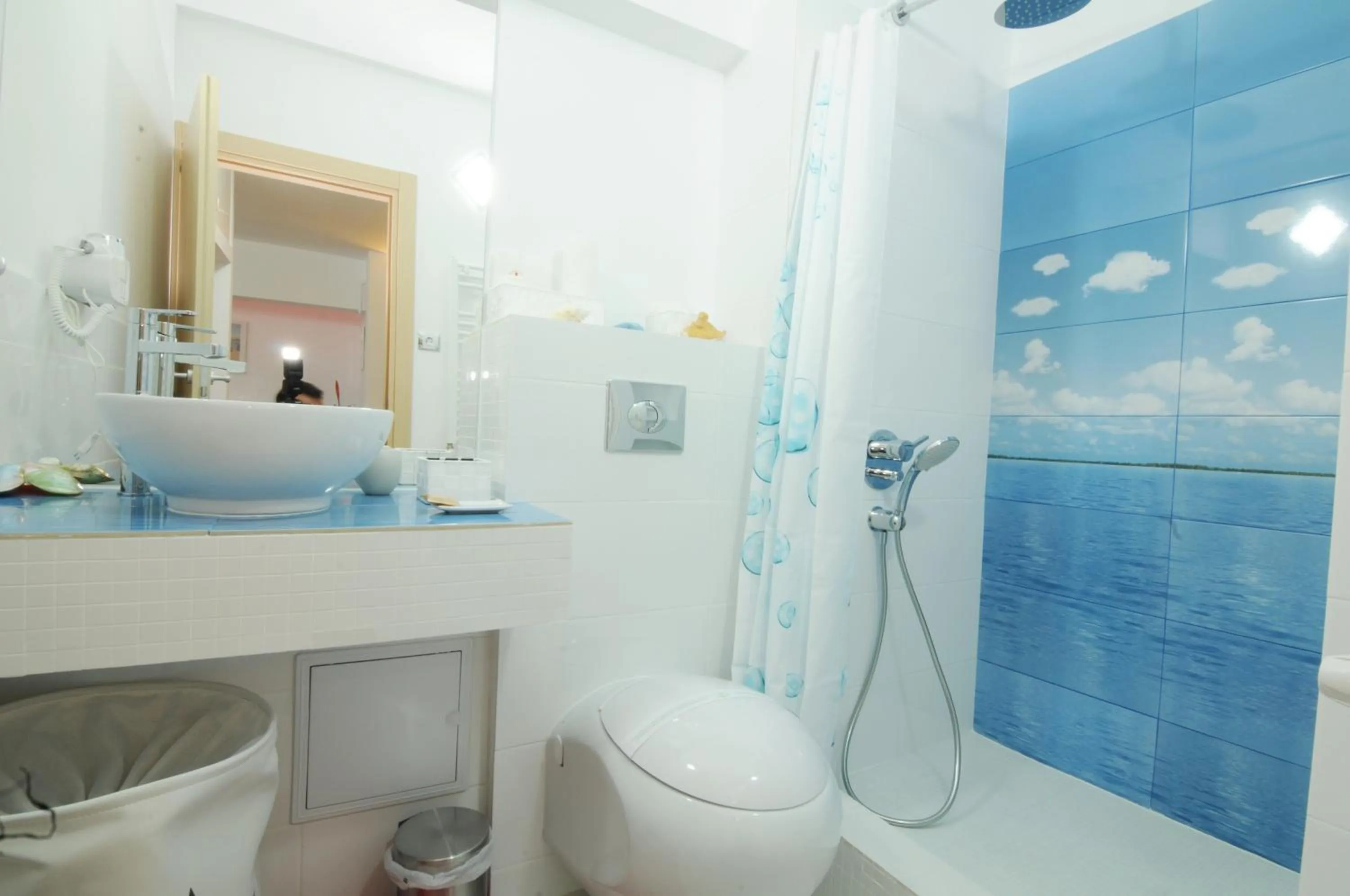 Shower in White Dream Suites