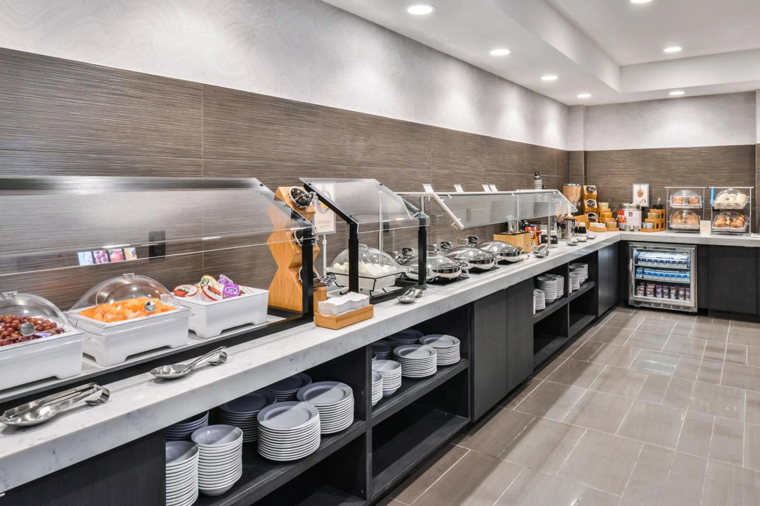 Breakfast in Fairfield Inn & Suites by Marriott Raleigh Cary