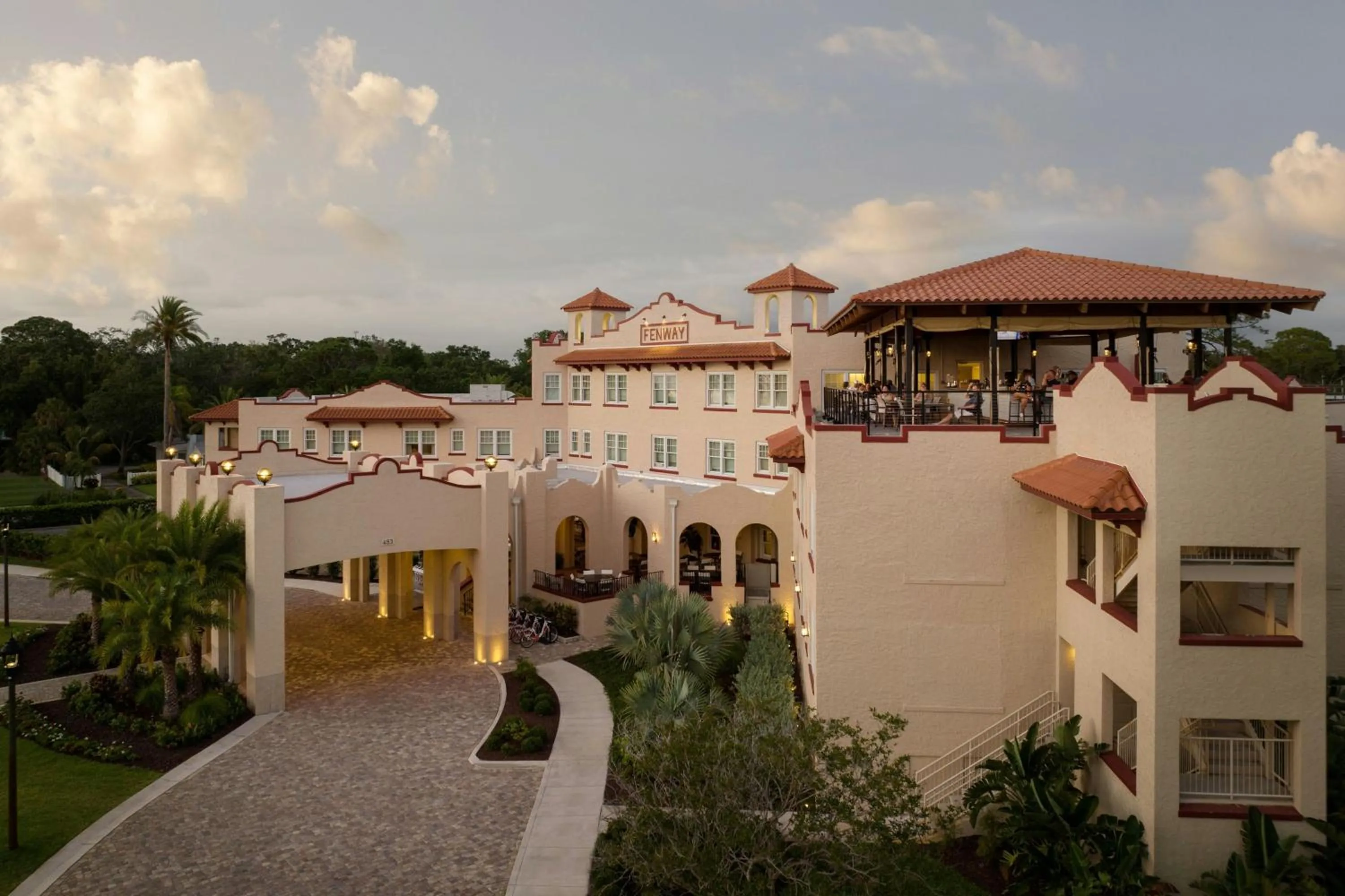 Restaurant/places to eat in Fenway Hotel, Autograph Collection