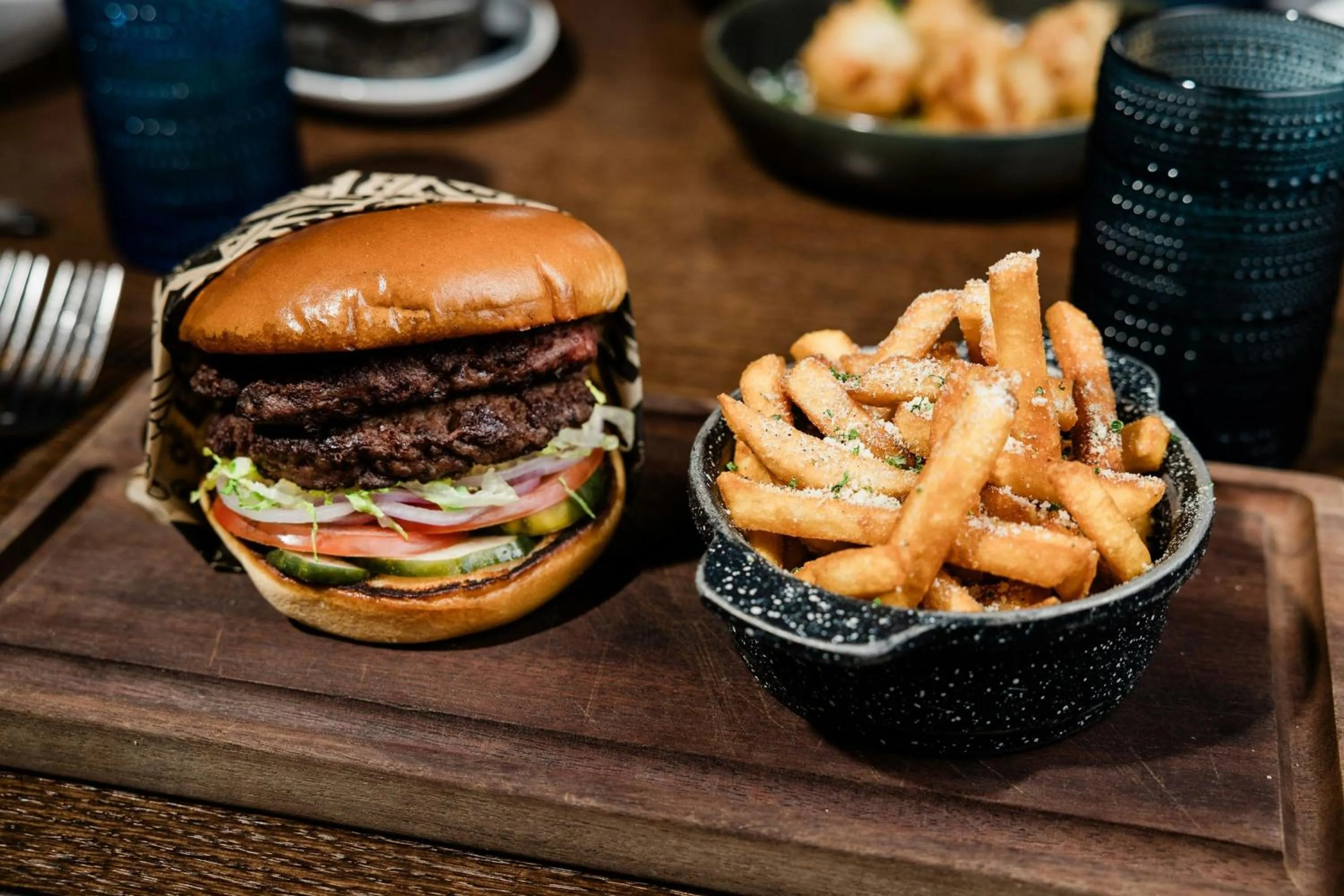 Restaurant/places to eat in Fenway Hotel, Autograph Collection