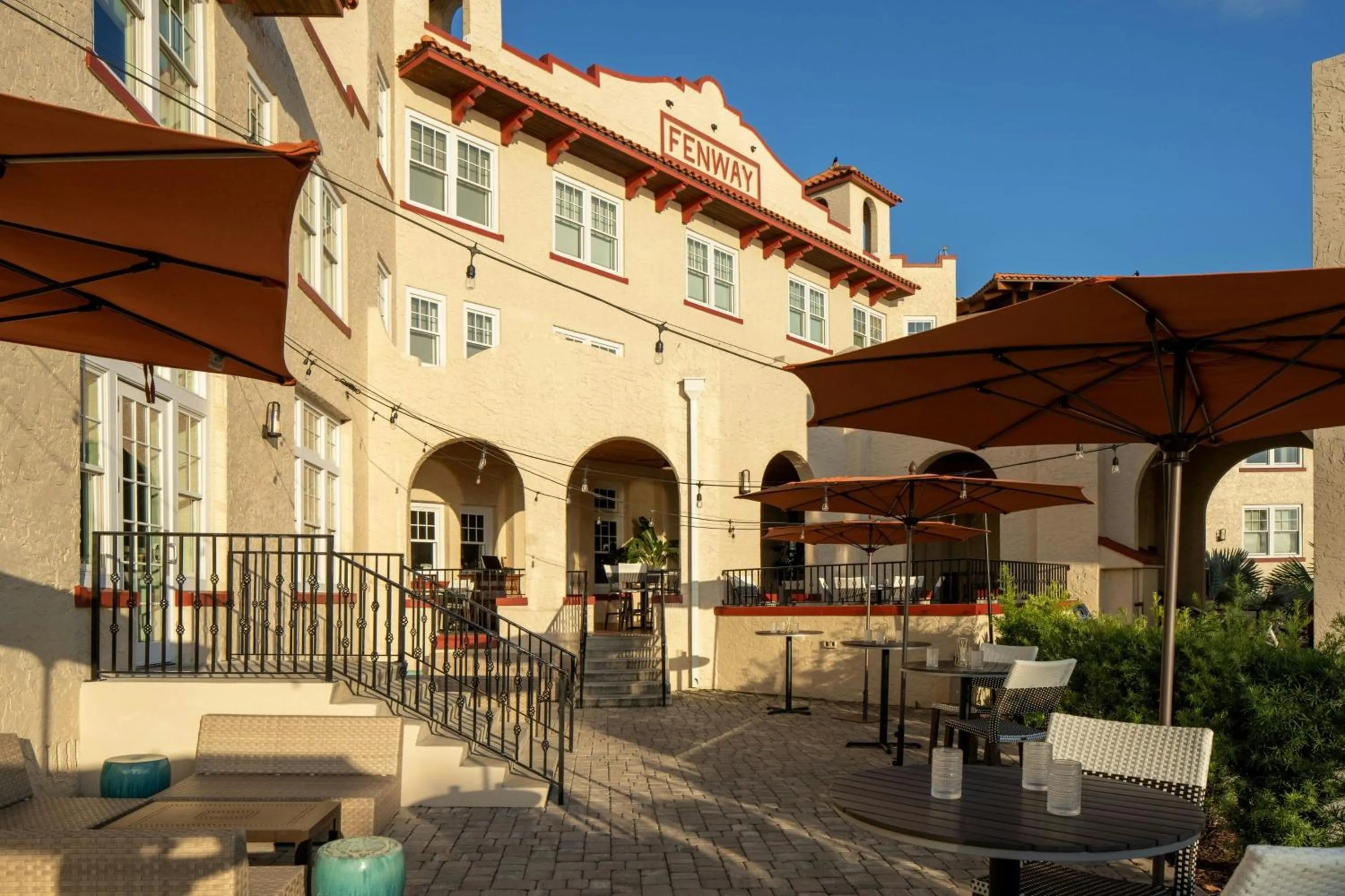 Restaurant/places to eat in Fenway Hotel, Autograph Collection