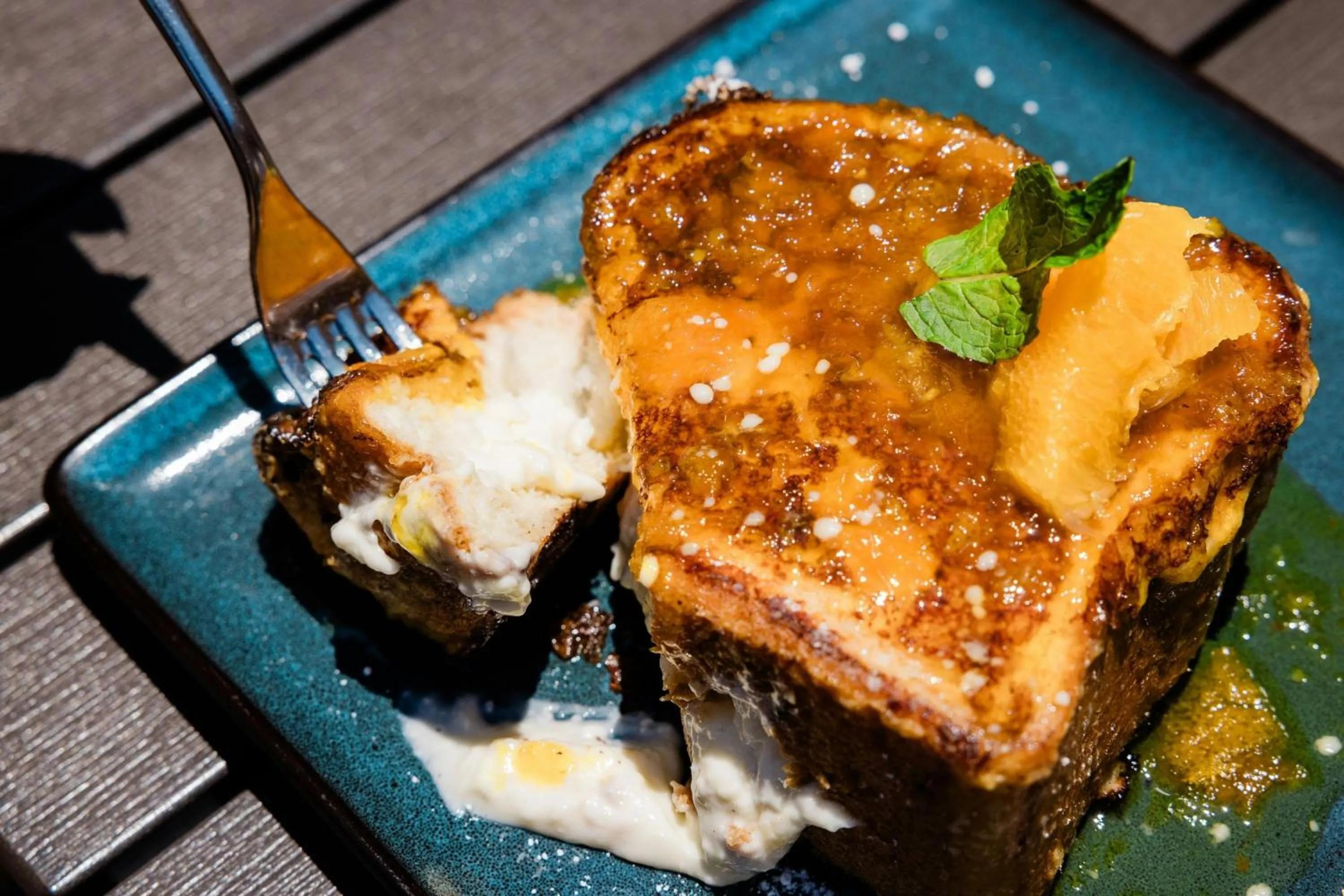 Restaurant/places to eat in Fenway Hotel, Autograph Collection