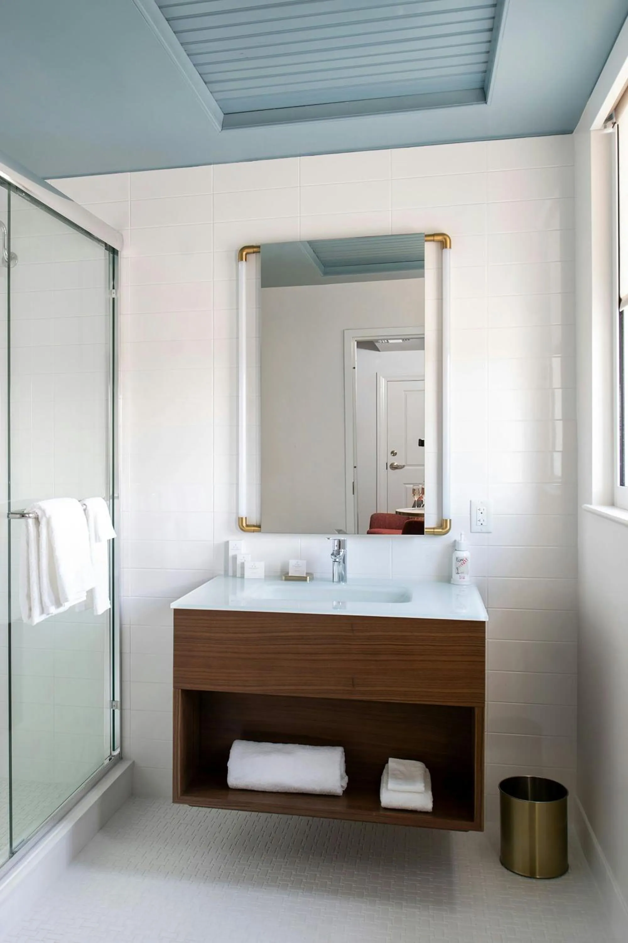 Bathroom, Bed in Fenway Hotel, Autograph Collection