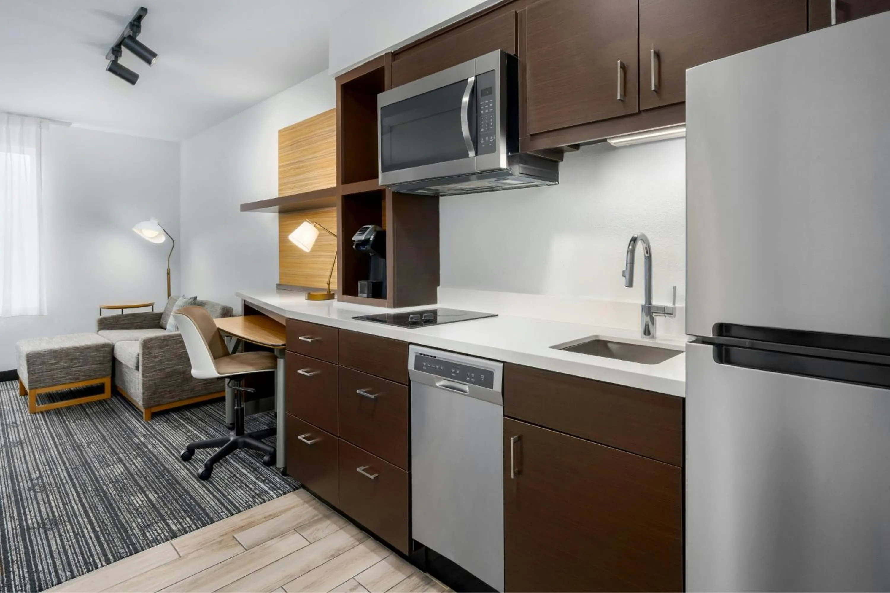 Kitchen or kitchenette in TownePlace Suites Dothan