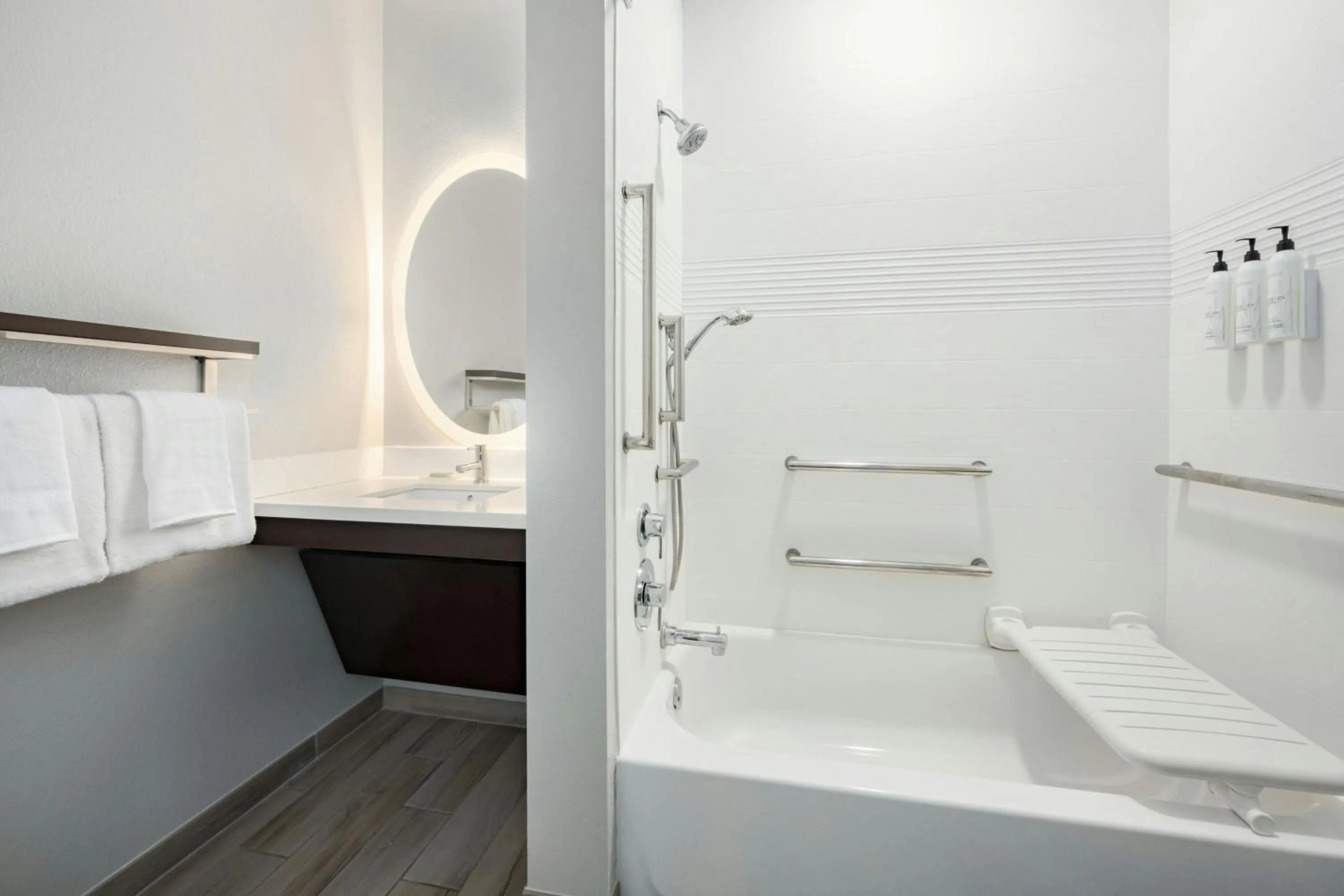 Bathroom in TownePlace Suites Dothan