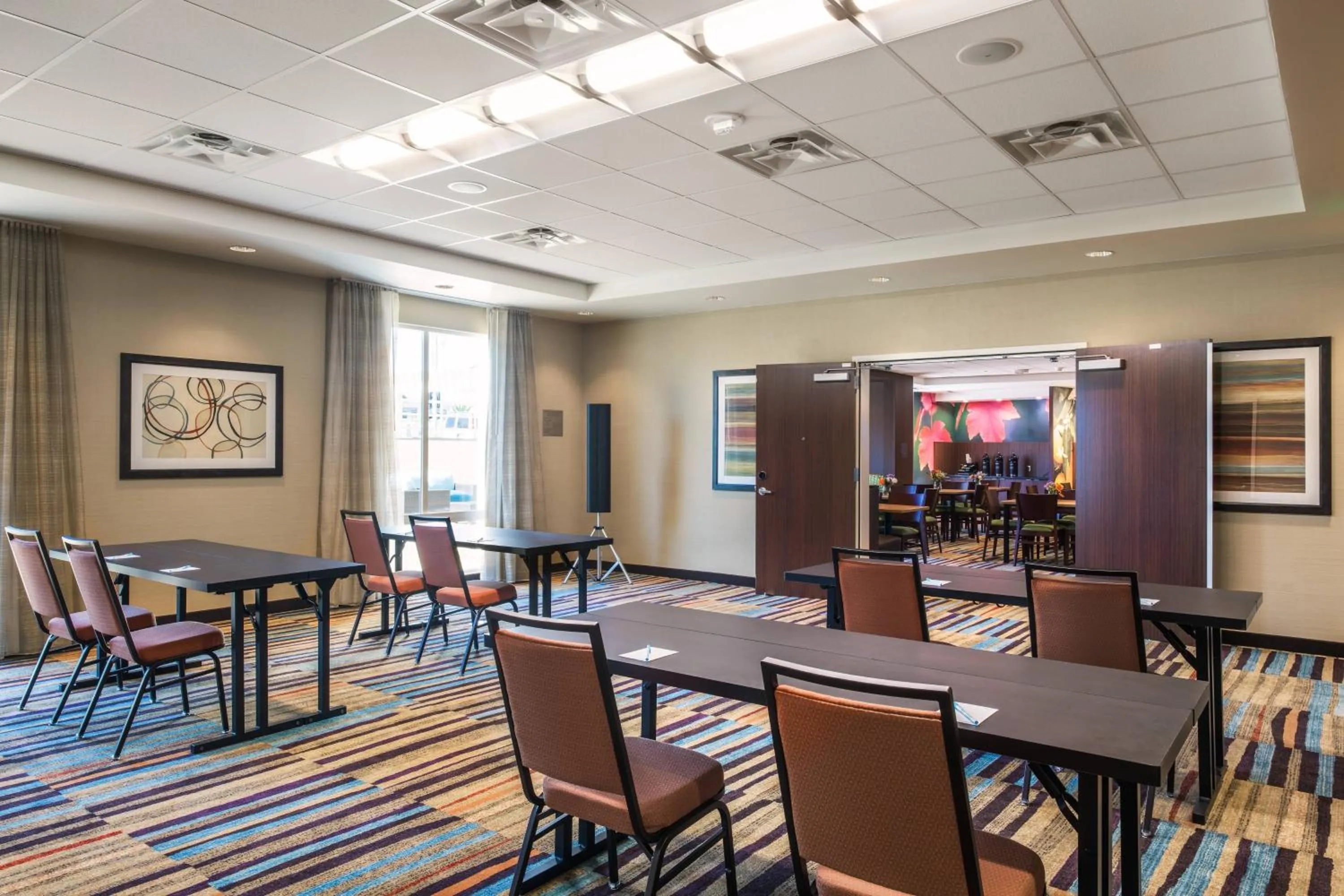 Restaurant/places to eat in Fairfield Inn & Suites by Marriott San Diego North/San Marcos