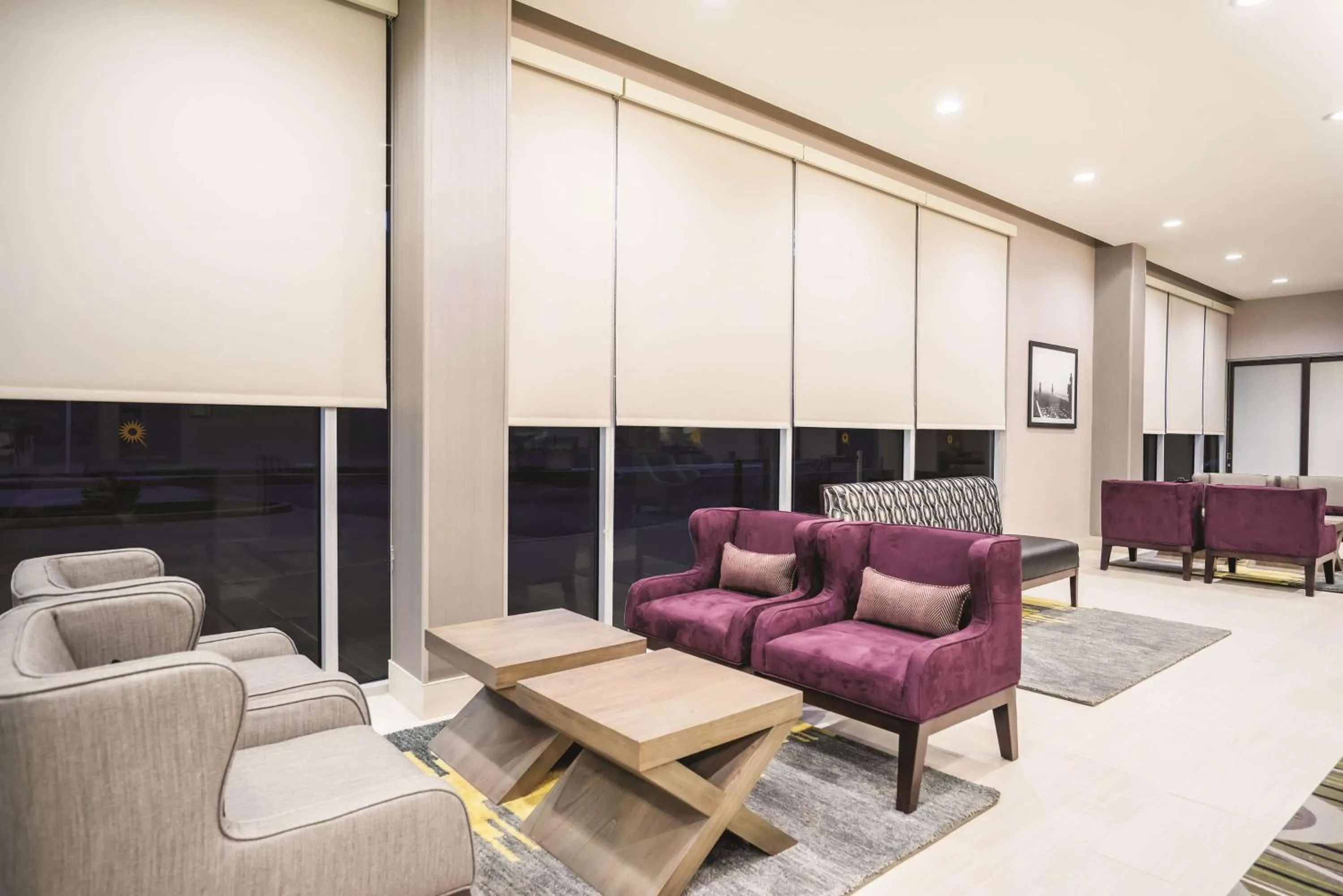 Lobby or reception in La Quinta Inn & Suites by Wyndham Clifton Park Saratoga Area 1749 Route 9