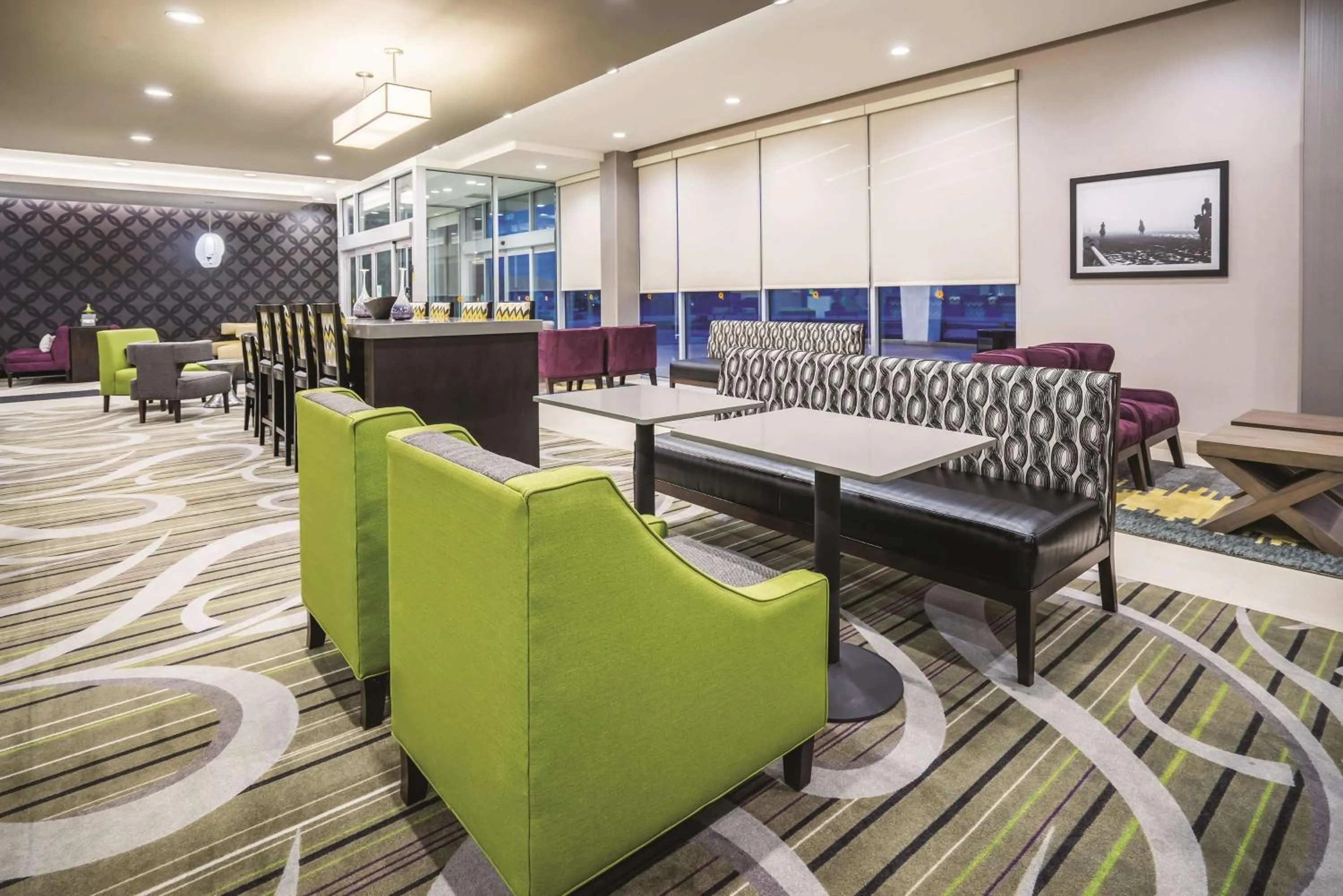 Lobby or reception in La Quinta Inn & Suites by Wyndham Clifton Park Saratoga Area 1749 Route 9