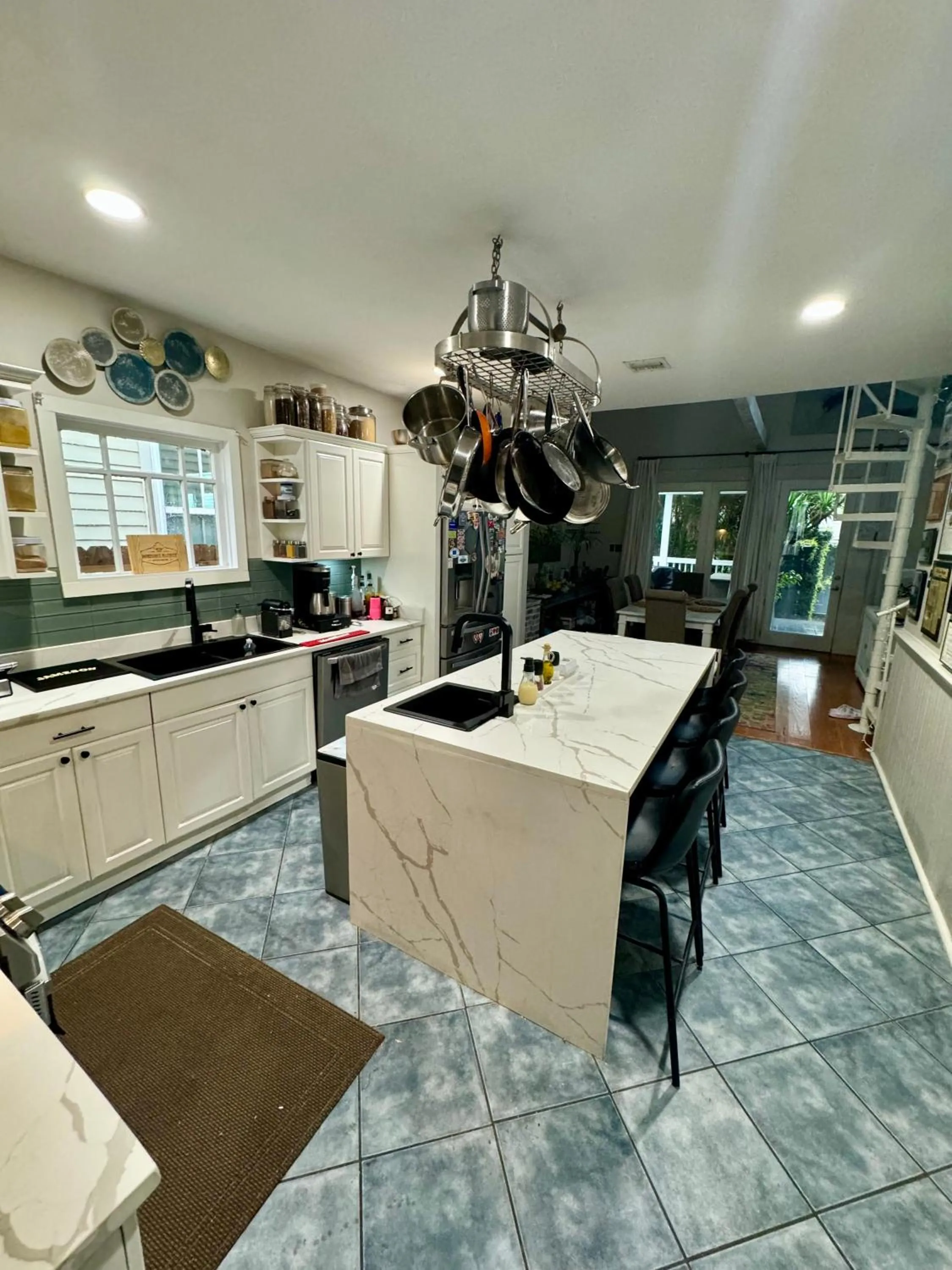 Kitchen or kitchenette in Creole Cottage Uptown