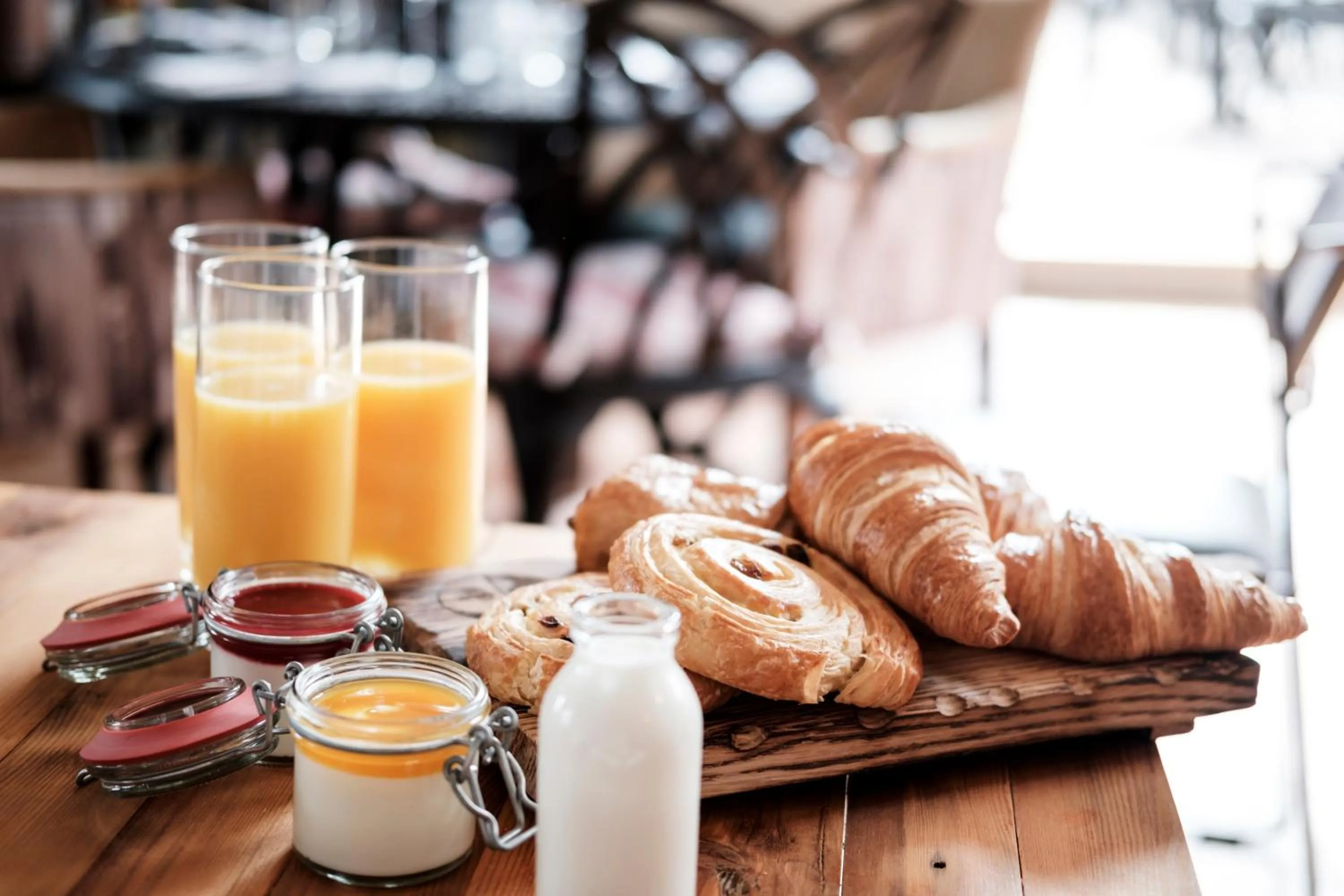 Continental breakfast in Half Moon