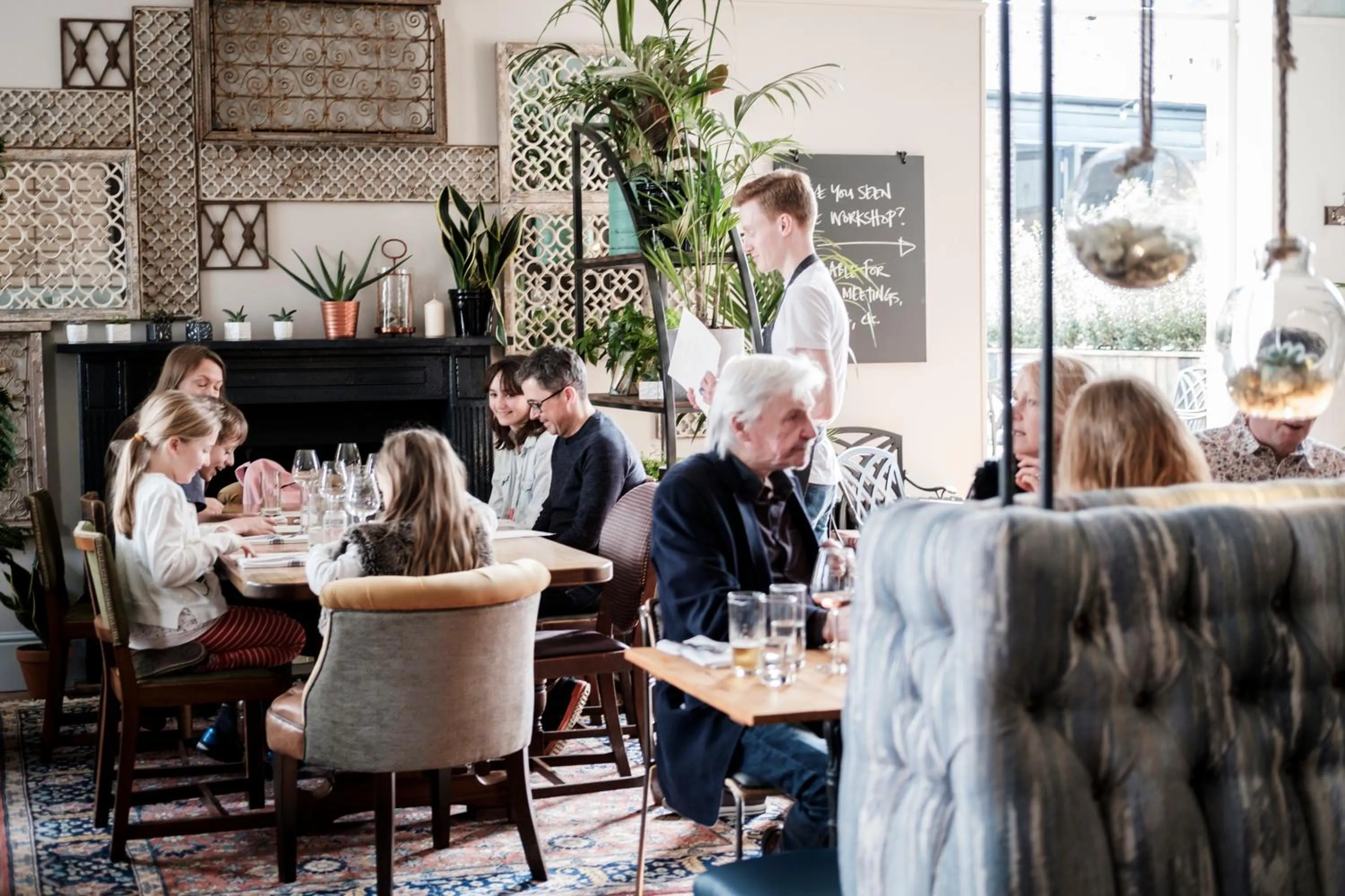 Restaurant/places to eat in Half Moon