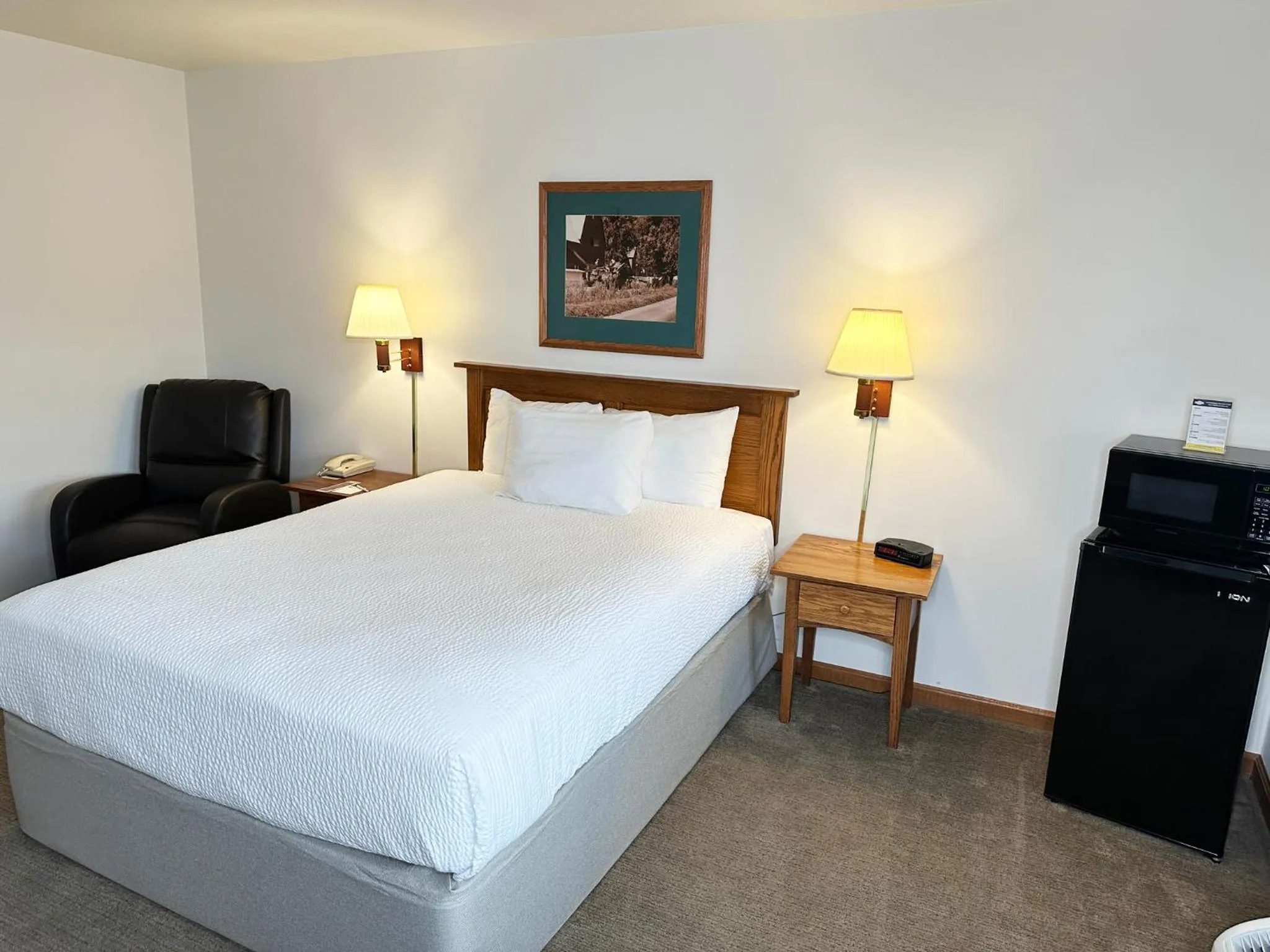 Bed in Farmstead Inn and Conference Center