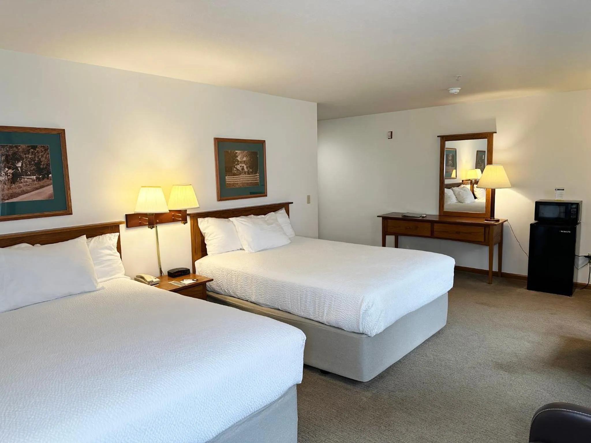 Bed in Farmstead Inn and Conference Center