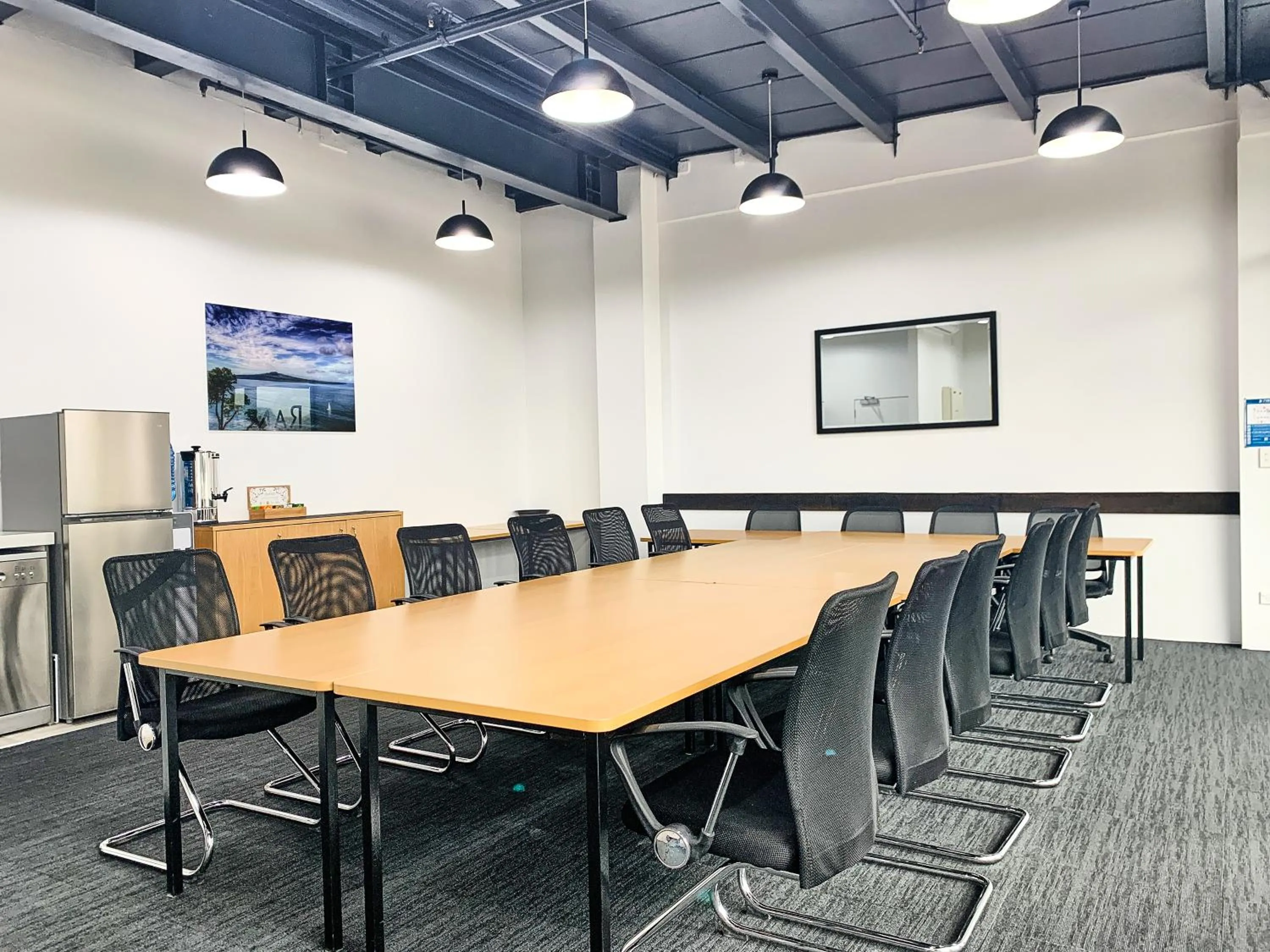 Meeting/conference room in Ramada Suites by Wyndham Albany