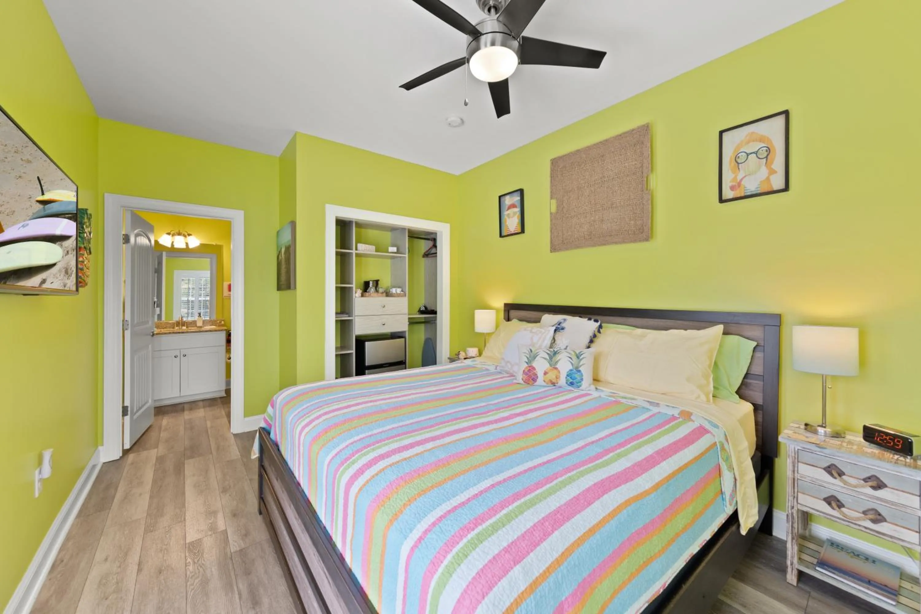Property building, Bed in The Homestead B&B