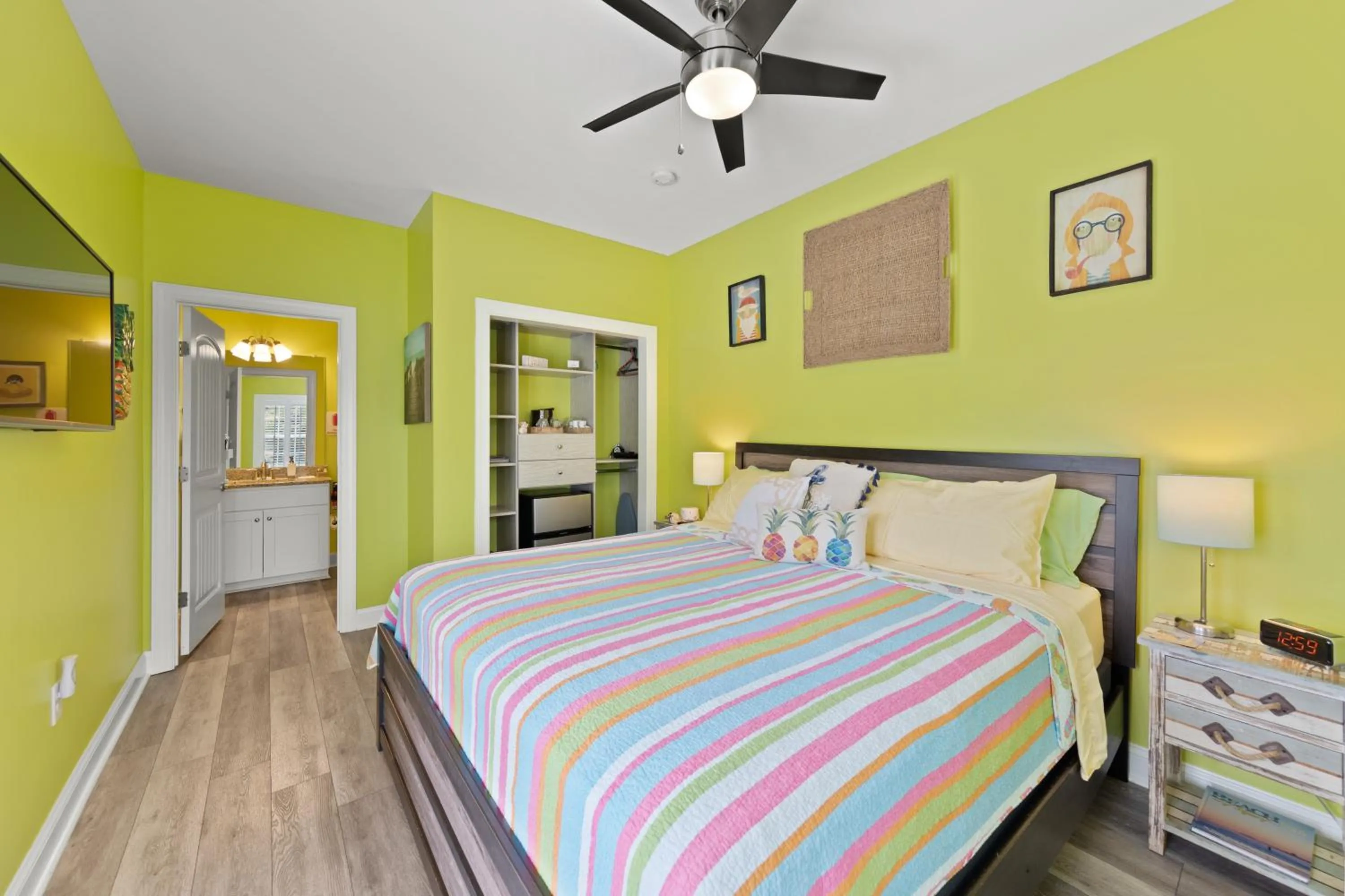 Property building, Bed in The Homestead B&B