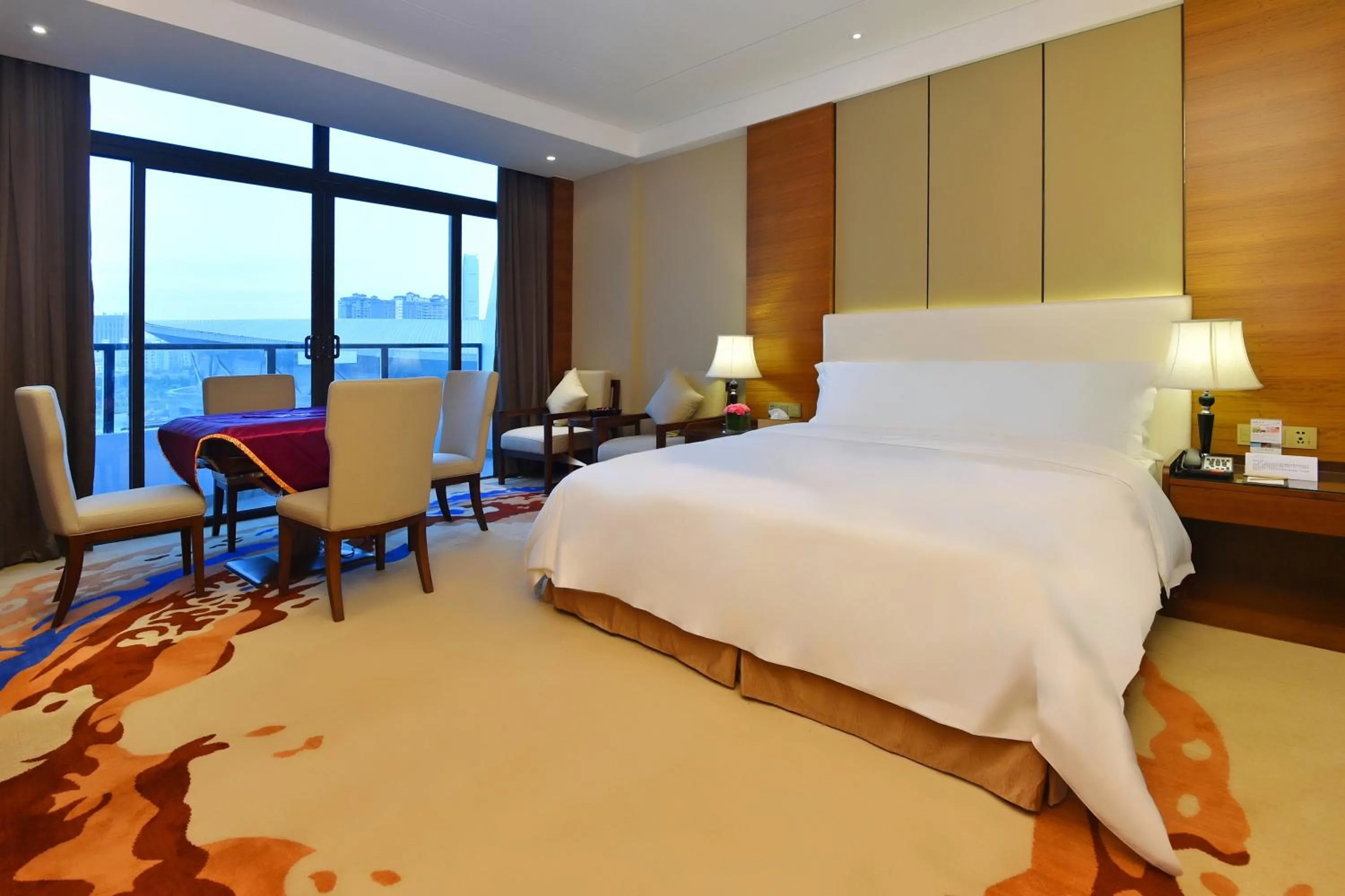 Photo of the whole room, Bed in Grand Skylight International Hotel Huizhou