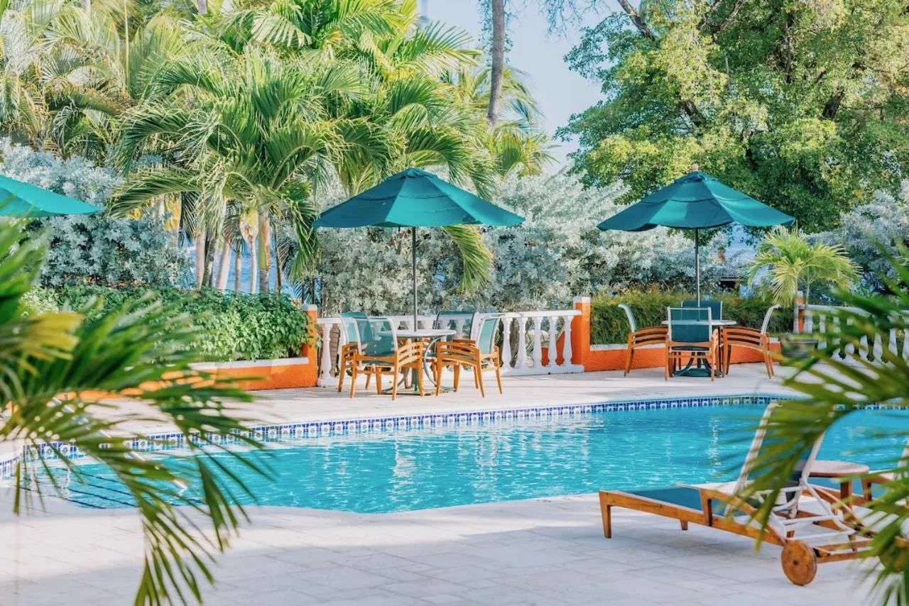 Pool view in Harbour Village Beach Club
