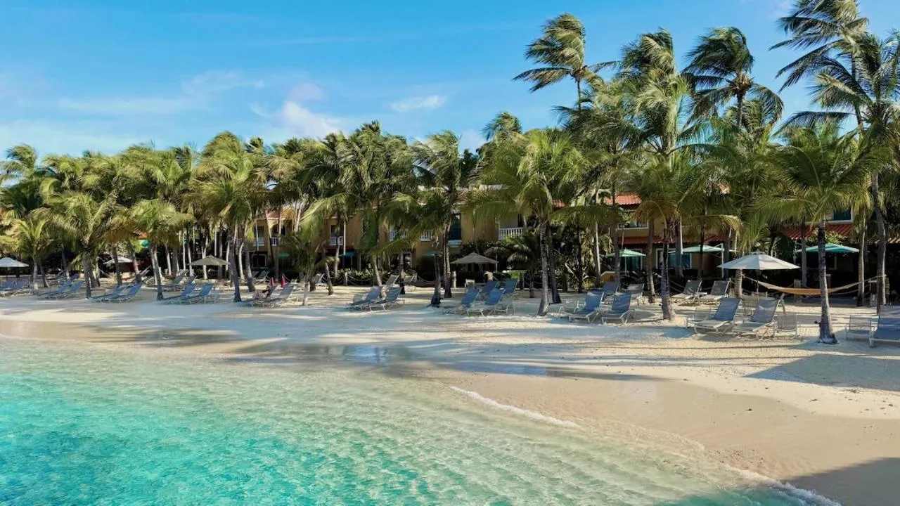 Beach in Harbour Village Beach Club