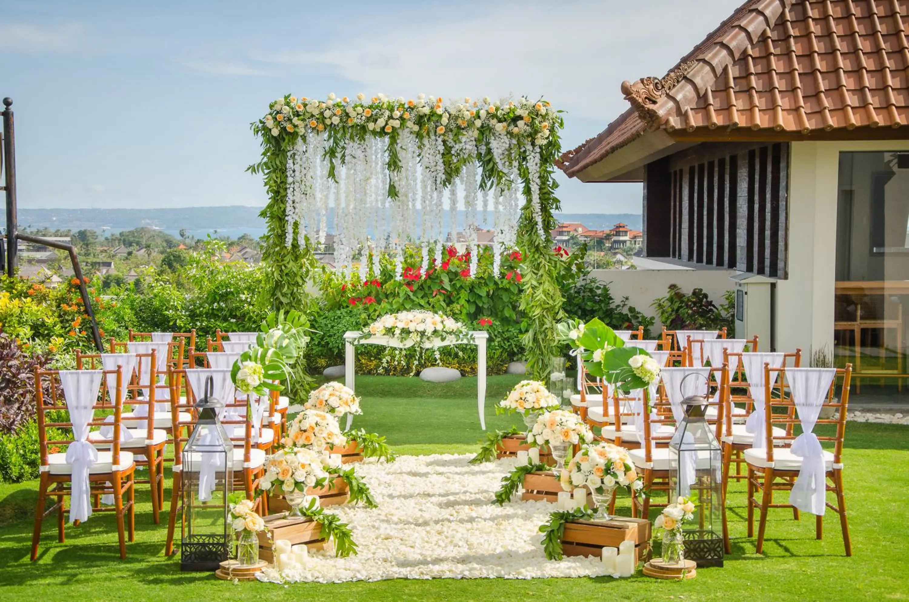 Balcony/Terrace in Jambuluwuk Oceano Seminyak Hotel