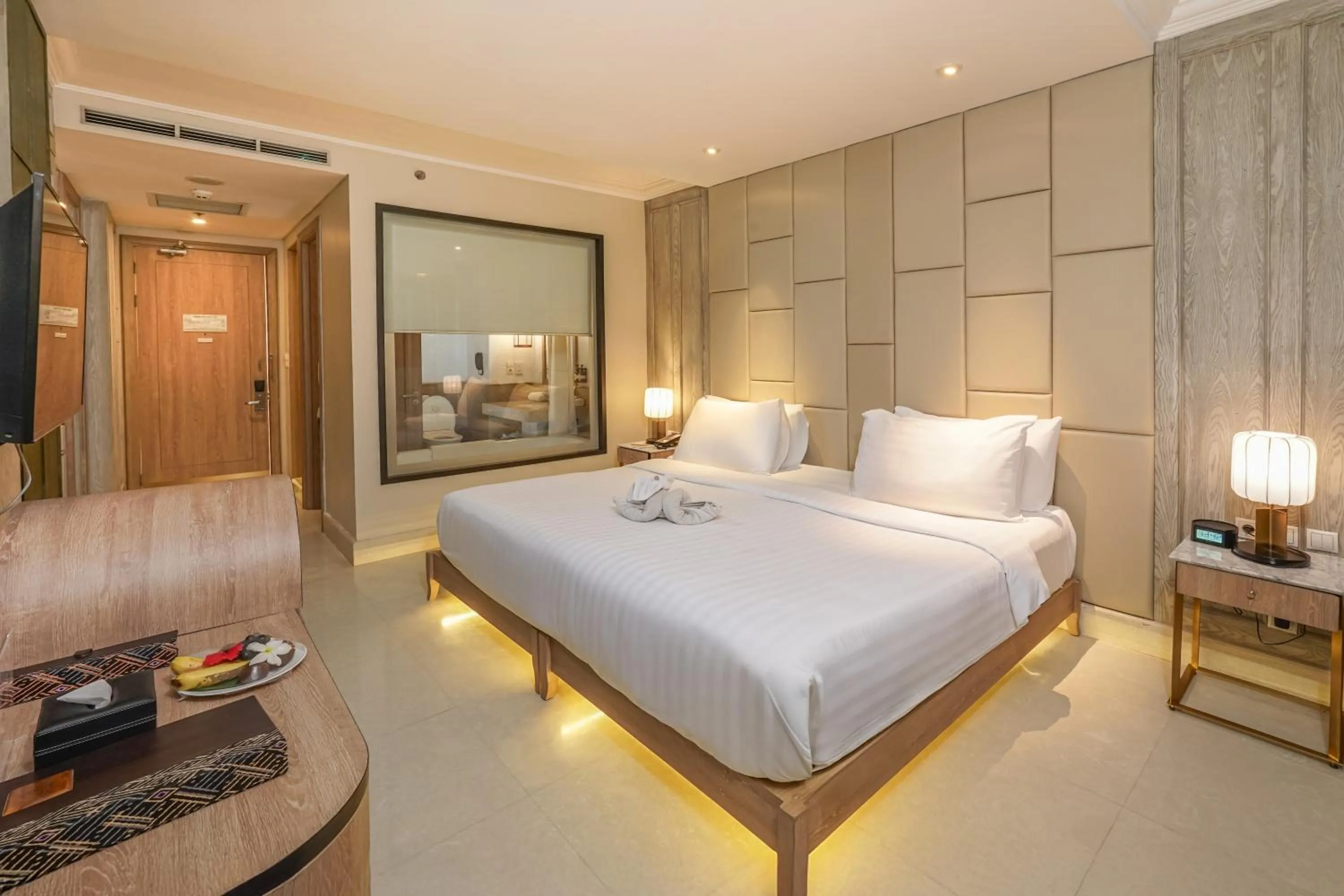 Bed in Jambuluwuk Oceano Seminyak Hotel