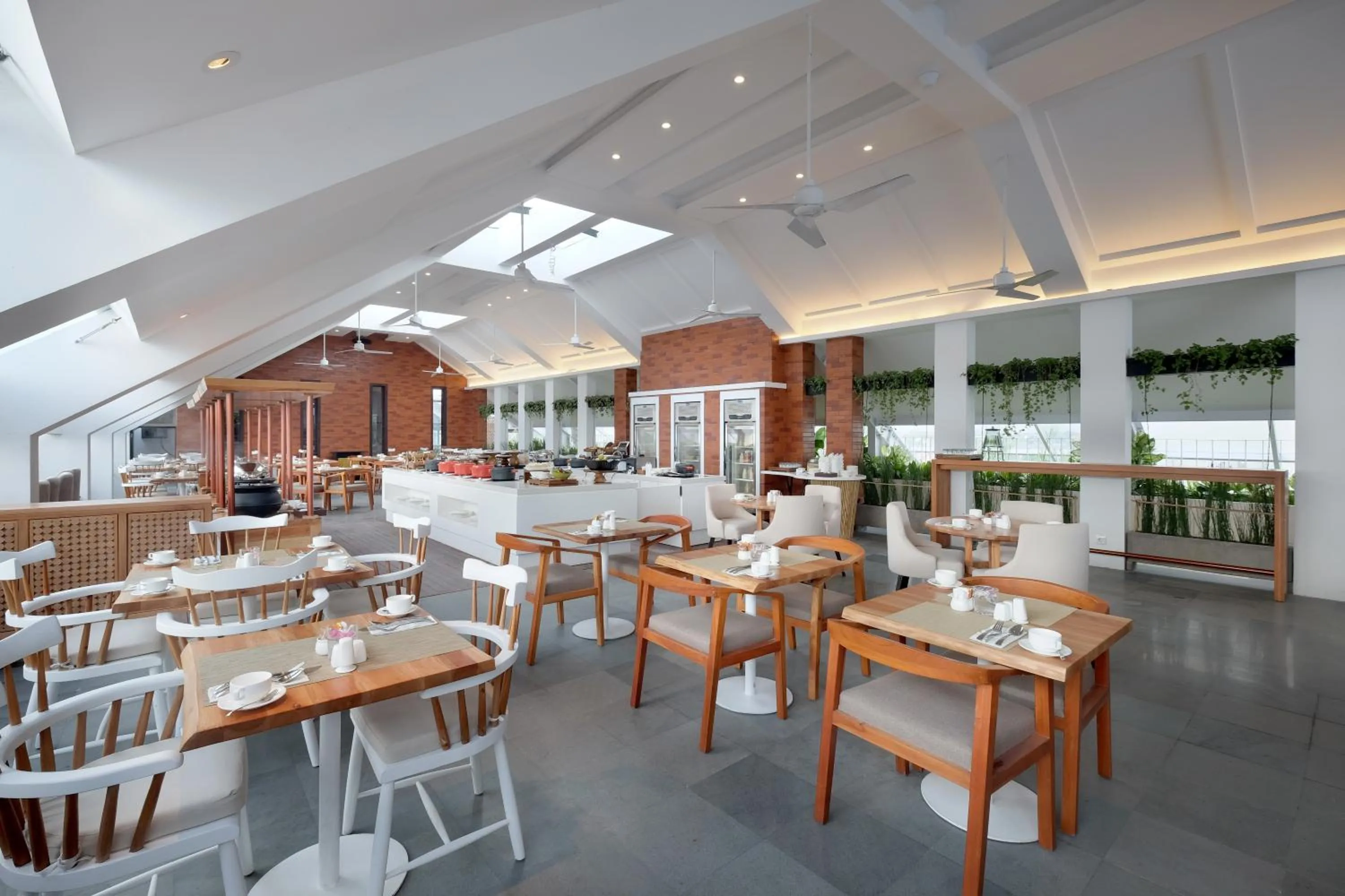 Restaurant/places to eat in Jambuluwuk Oceano Seminyak Hotel