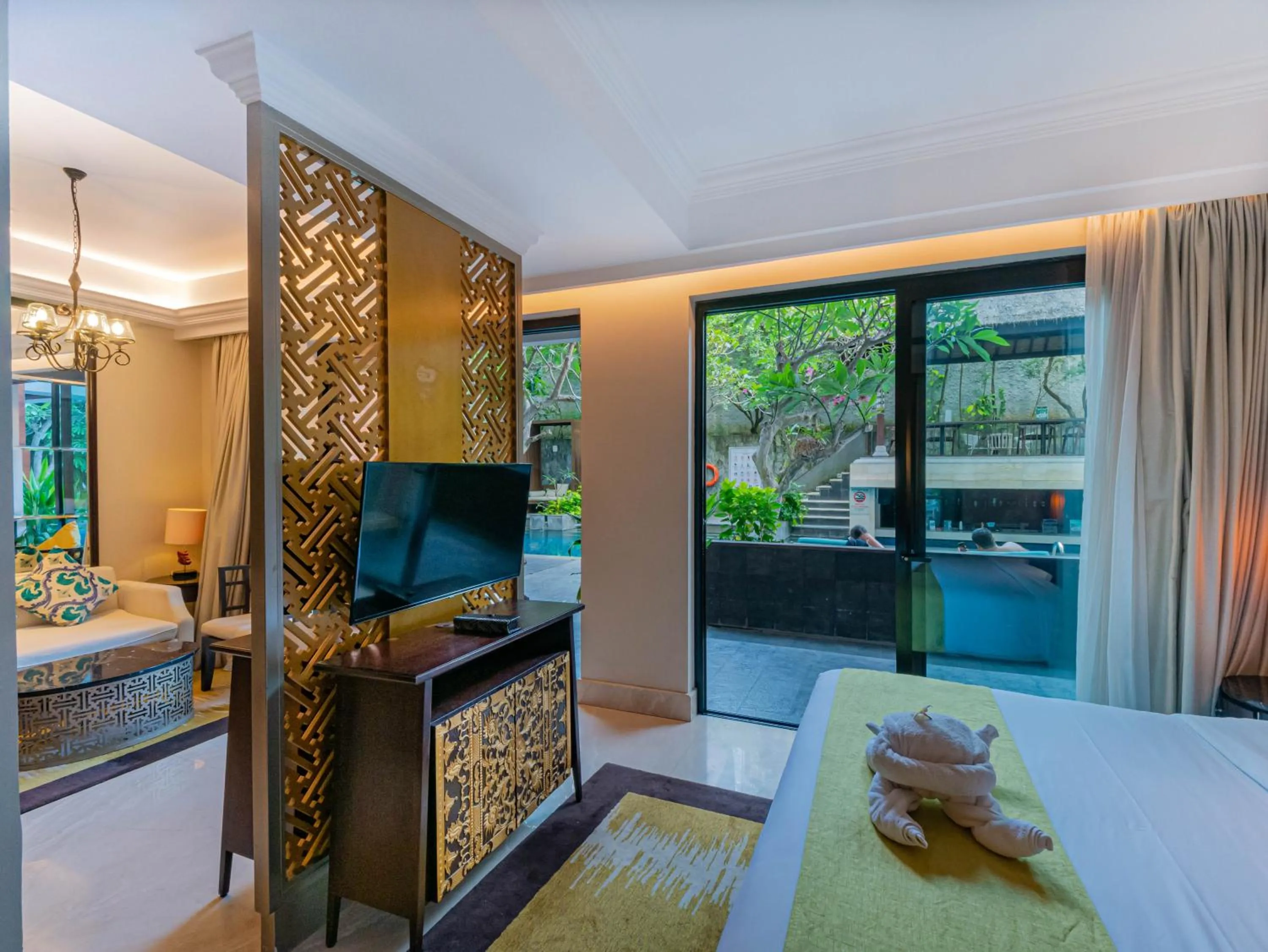 Bed in Jambuluwuk Oceano Seminyak Hotel