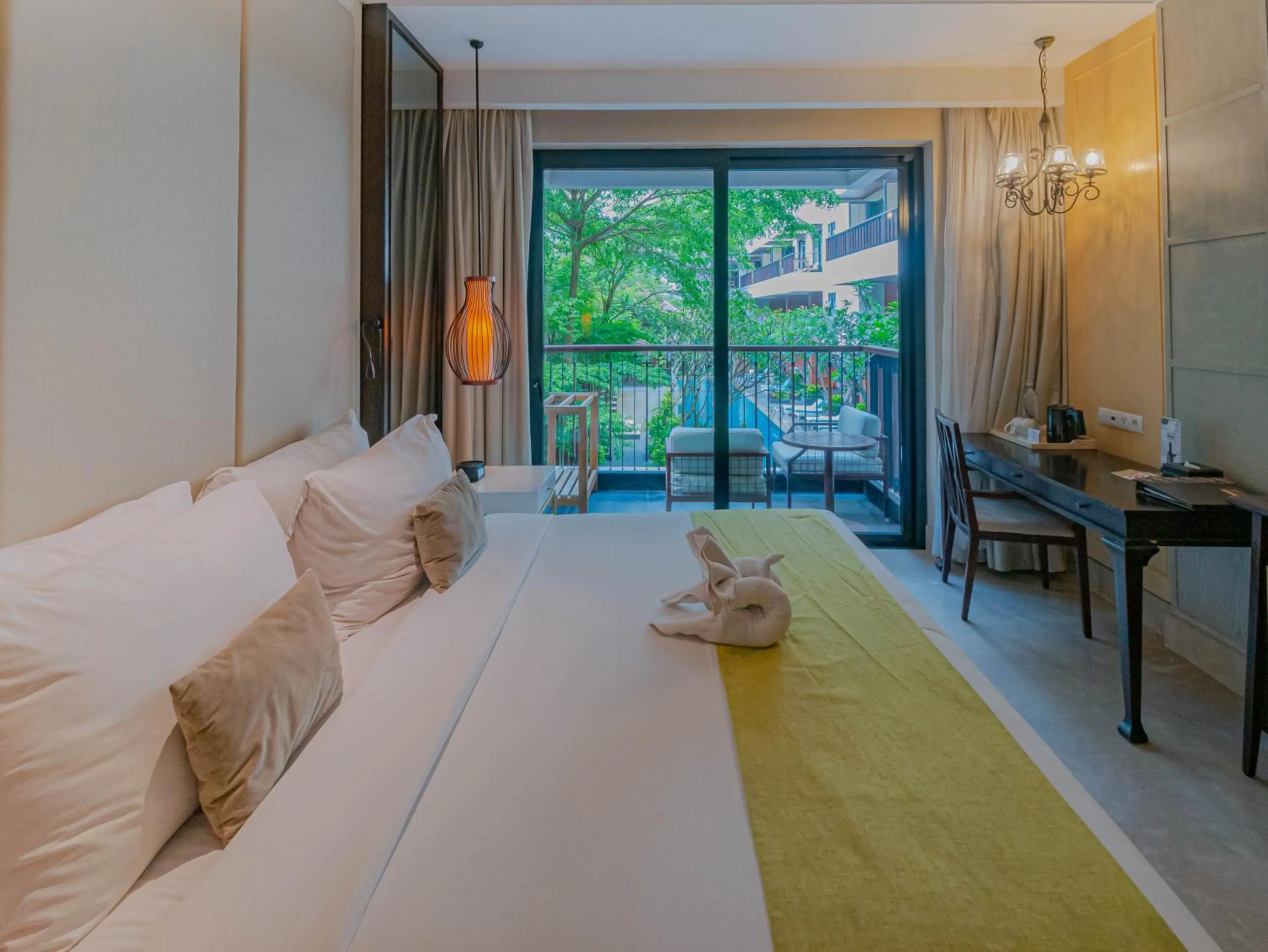 Bed in Jambuluwuk Oceano Seminyak Hotel