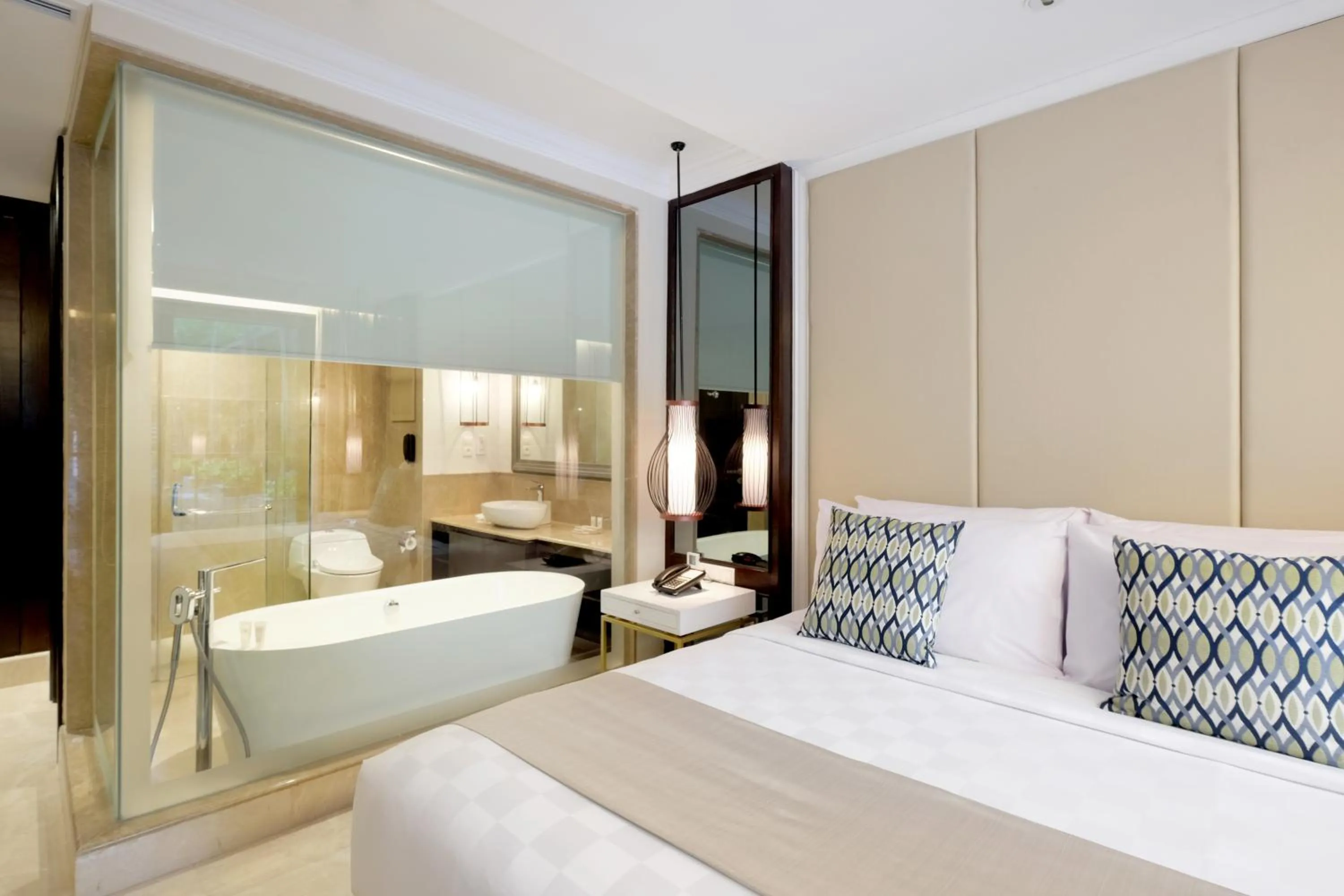 Bedroom, Bed in Jambuluwuk Oceano Seminyak Hotel