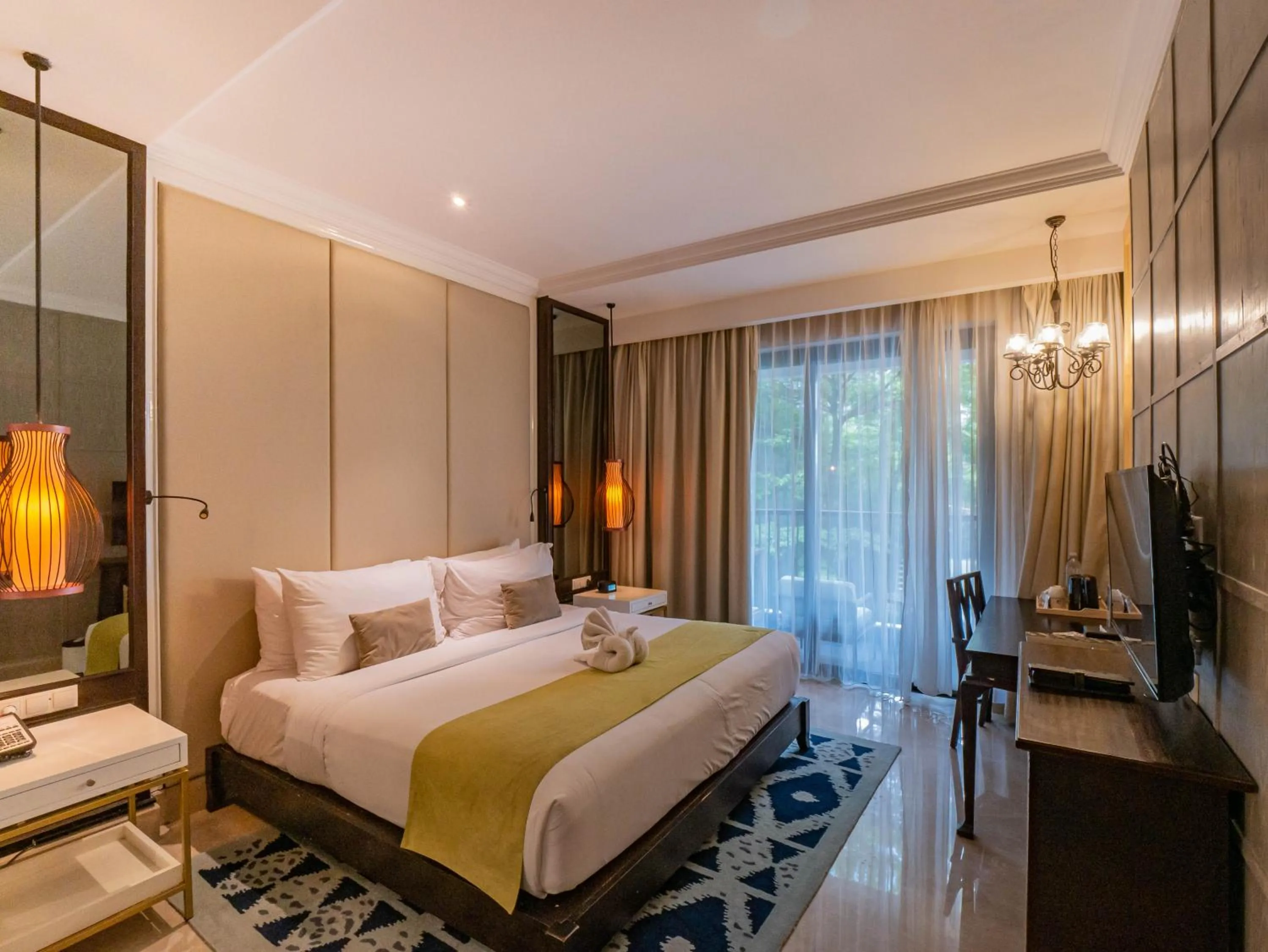 Bed in Jambuluwuk Oceano Seminyak Hotel