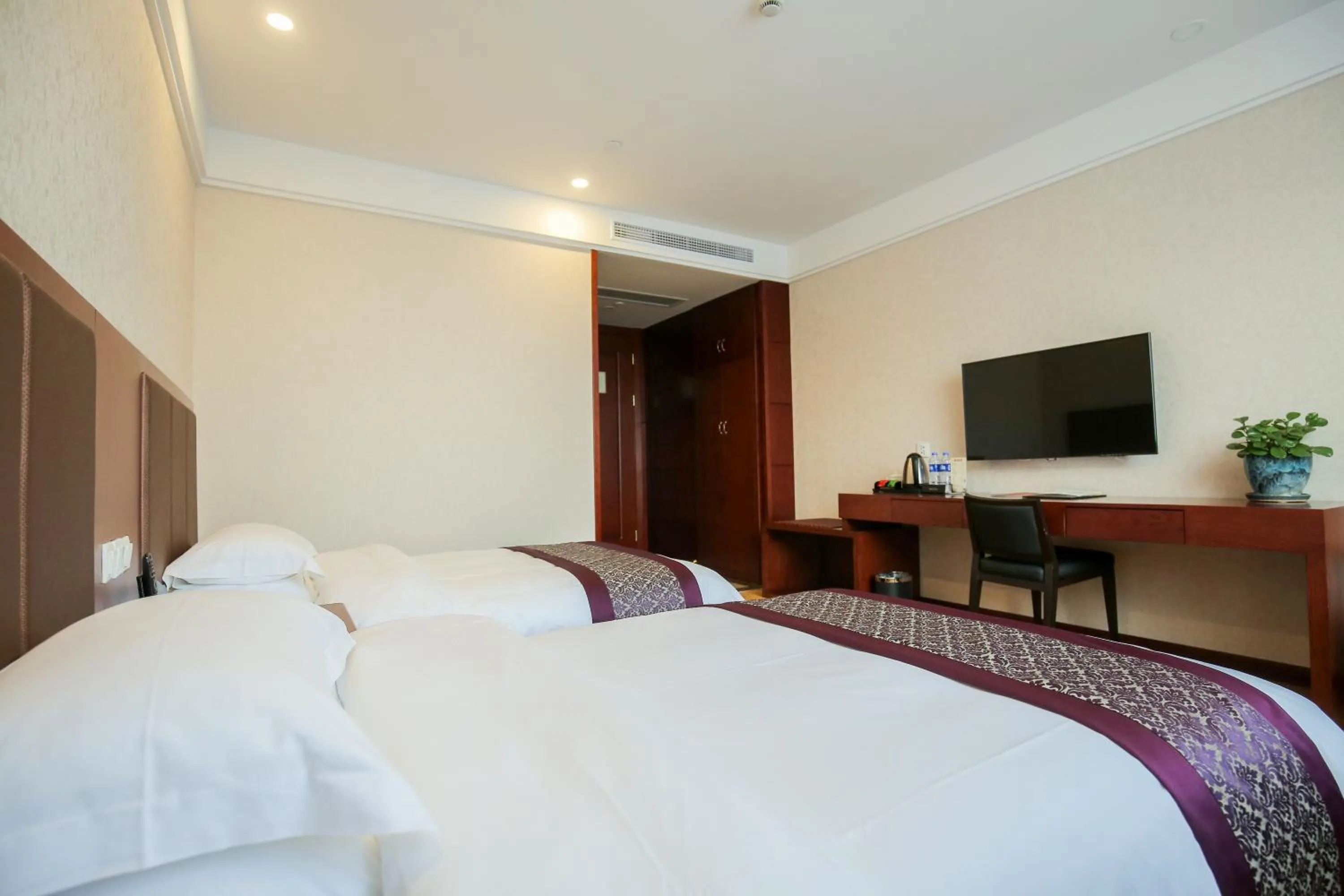 Bedroom, Bed in New Knight Royal Hotel Airport and International Resort