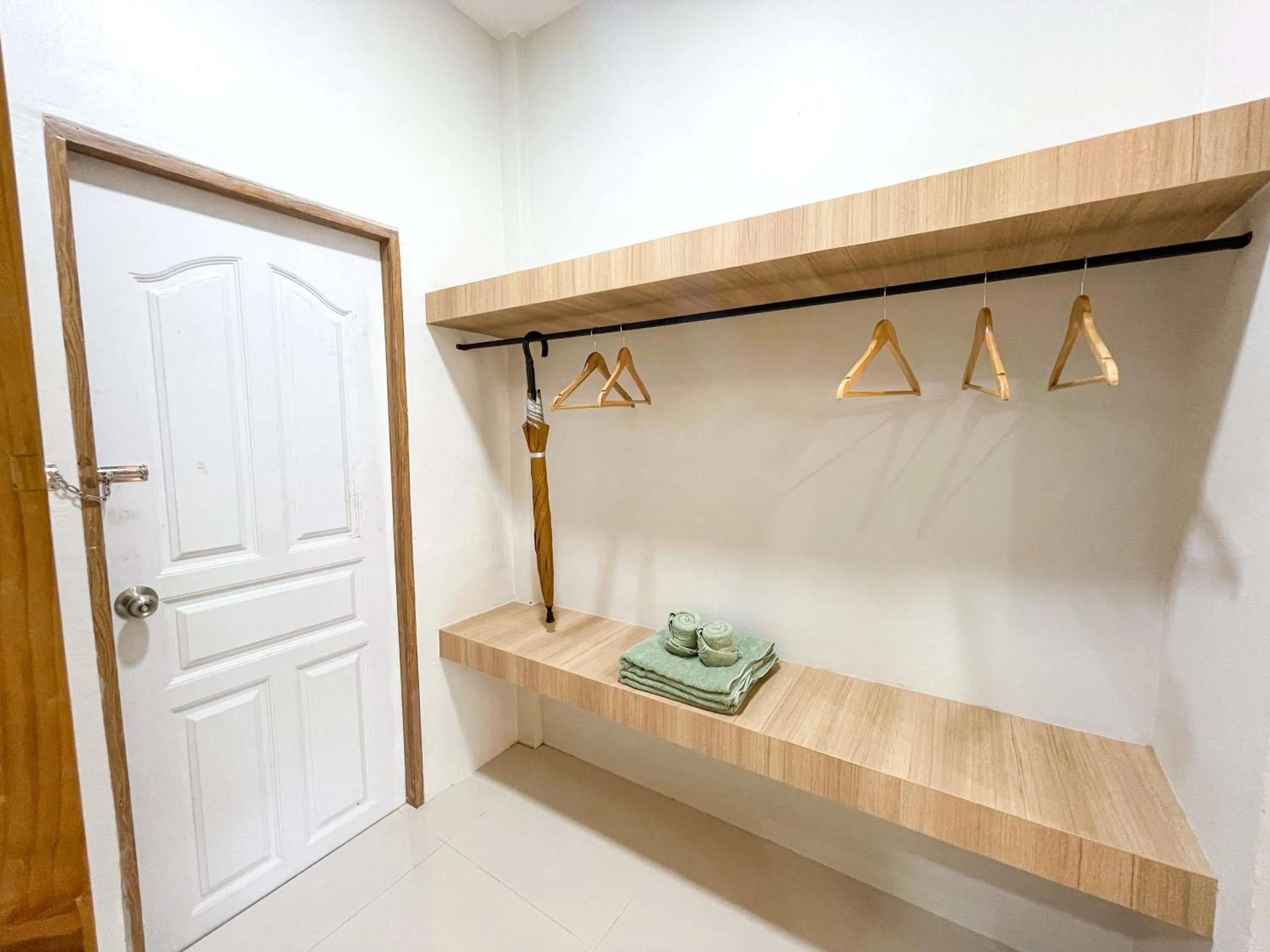 wardrobe in Dara Homestay
