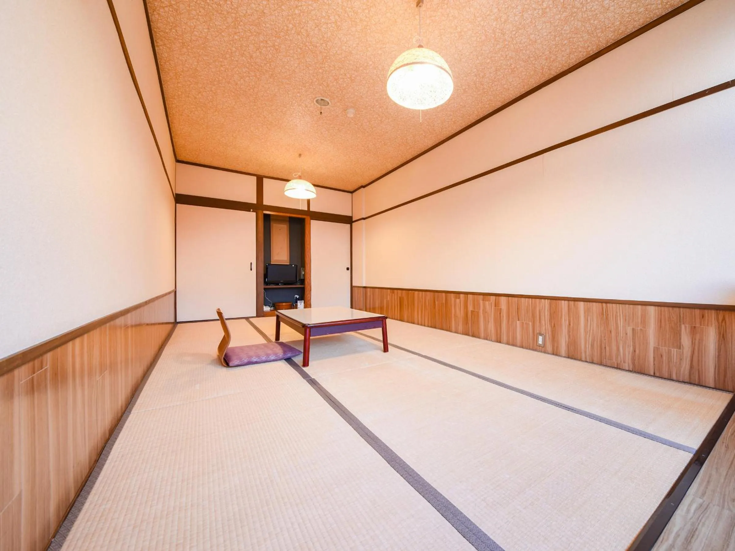 Photo of the whole room in Ryokan Marue Honkan