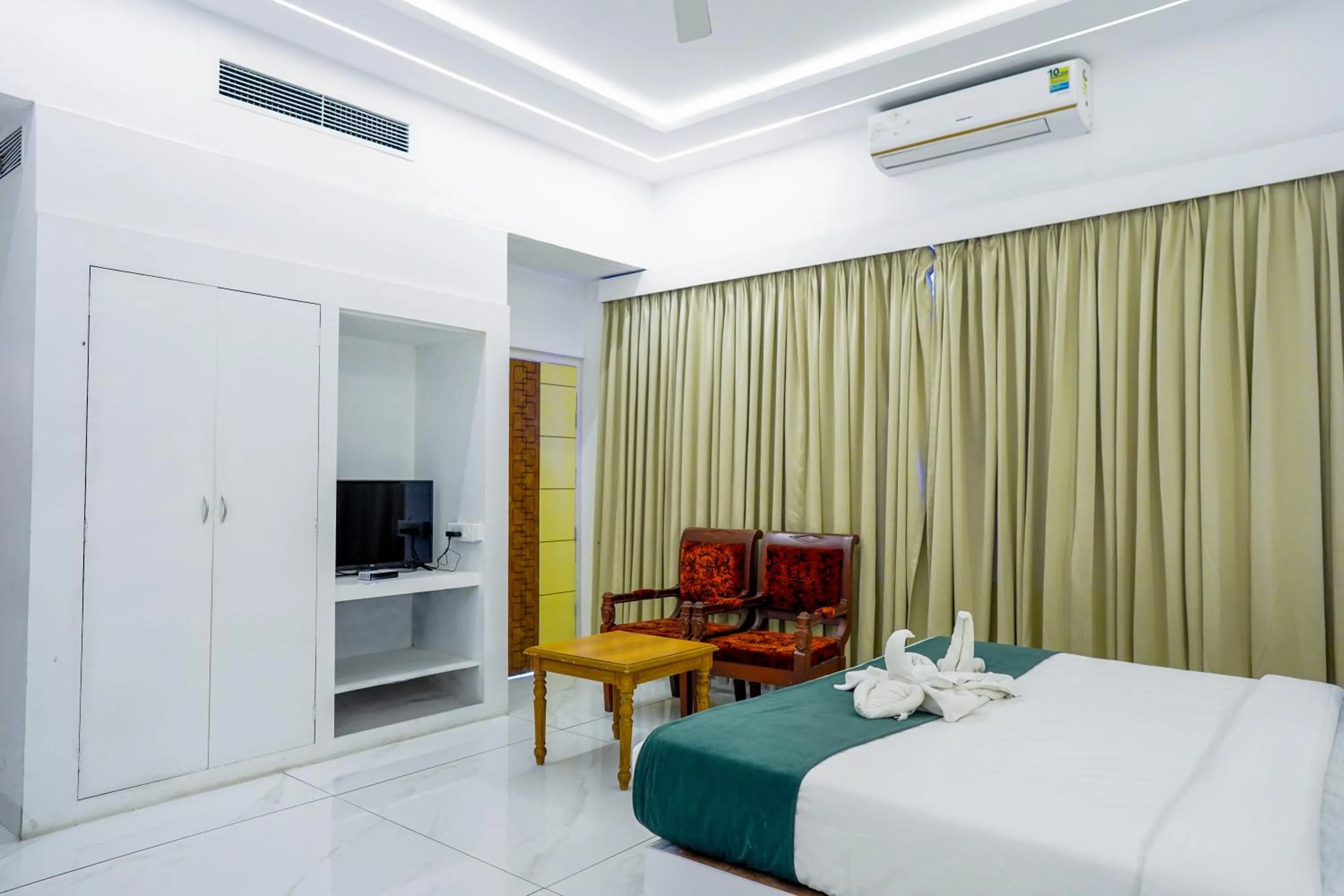 Bed in Casino Hotels Ltd